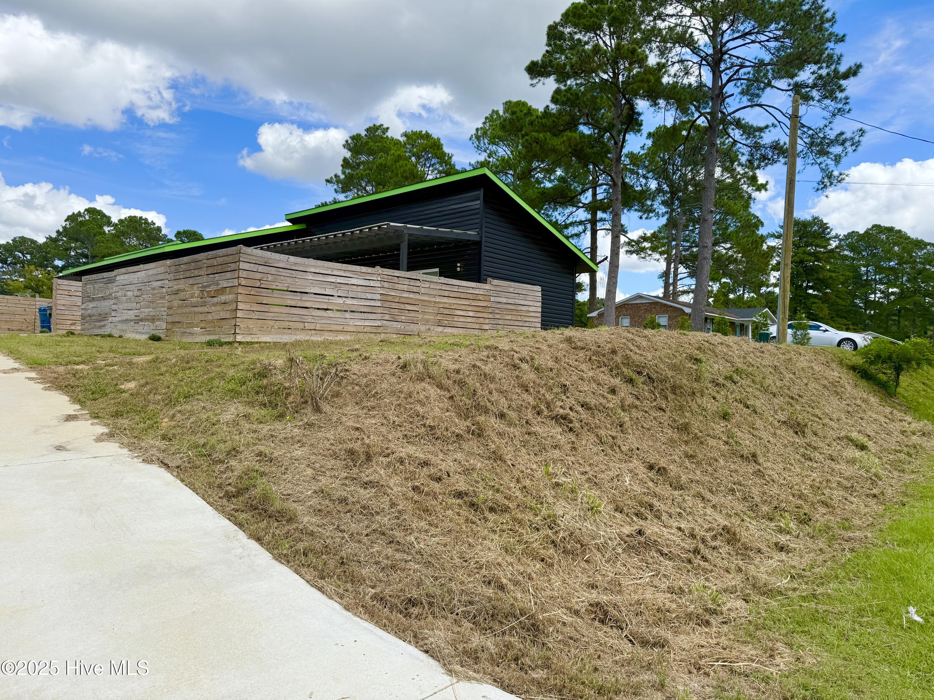 Homes for sale in Washington, NC | 1718 Highland Dr, Washington, NC 27889 | MLS# 100528537