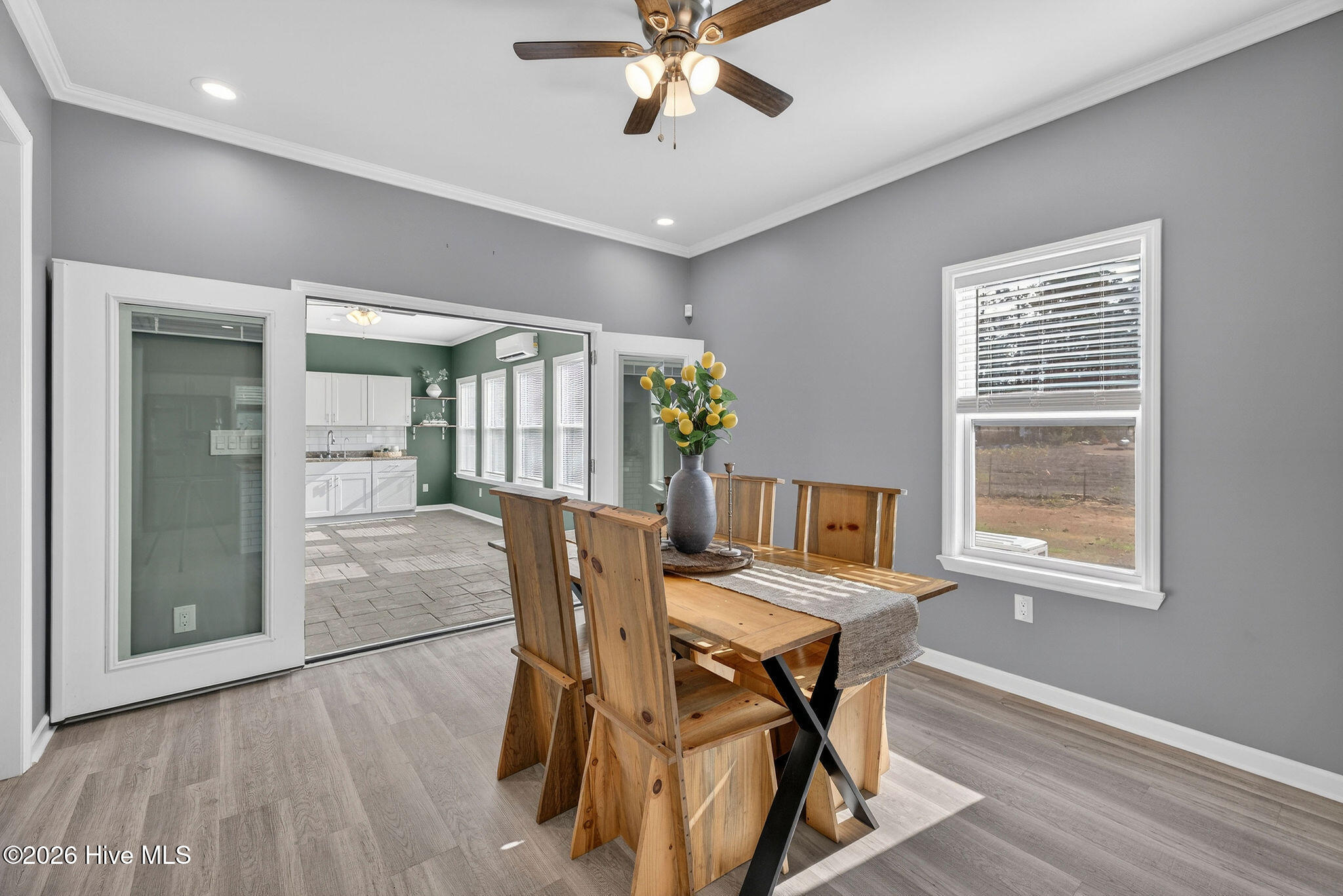 100548993 | Photo 15