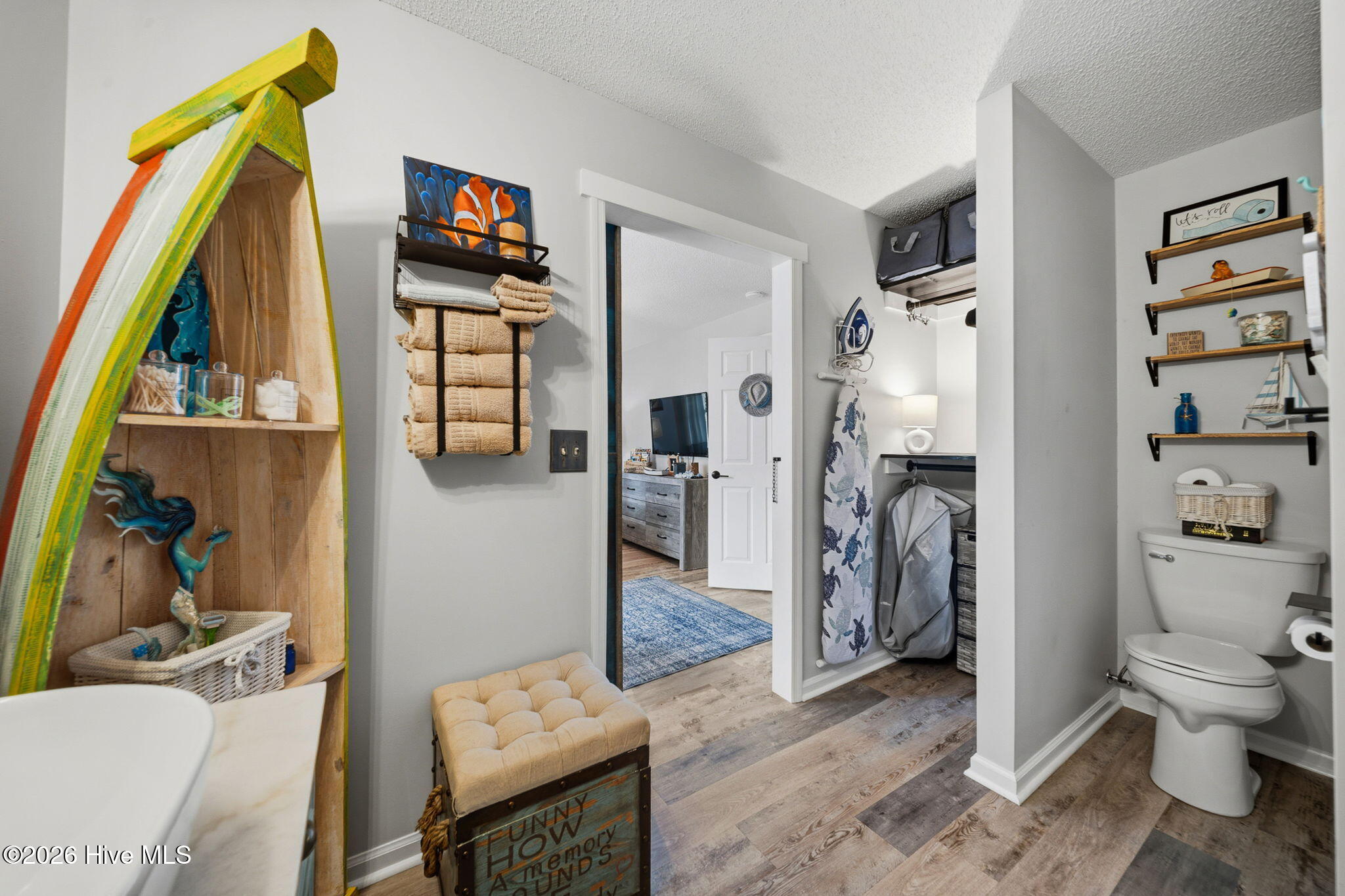 100569227 | Photo 27