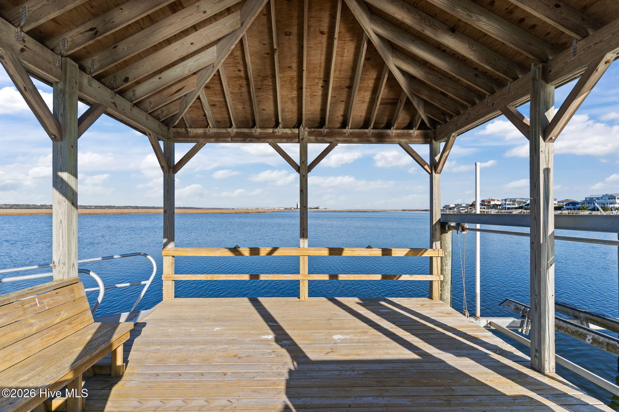 100554777 | Photo 84