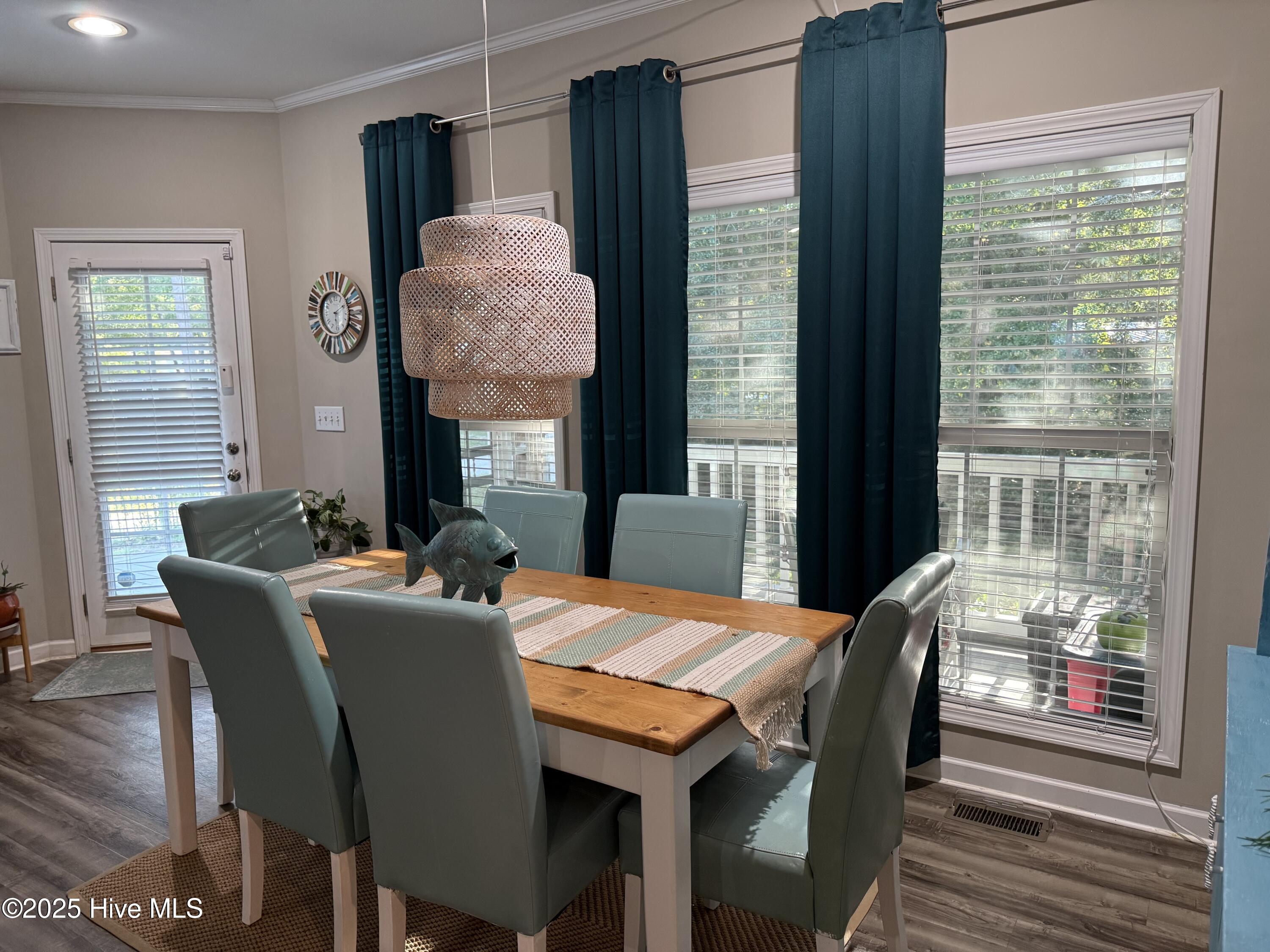 100529032 | Photo 16