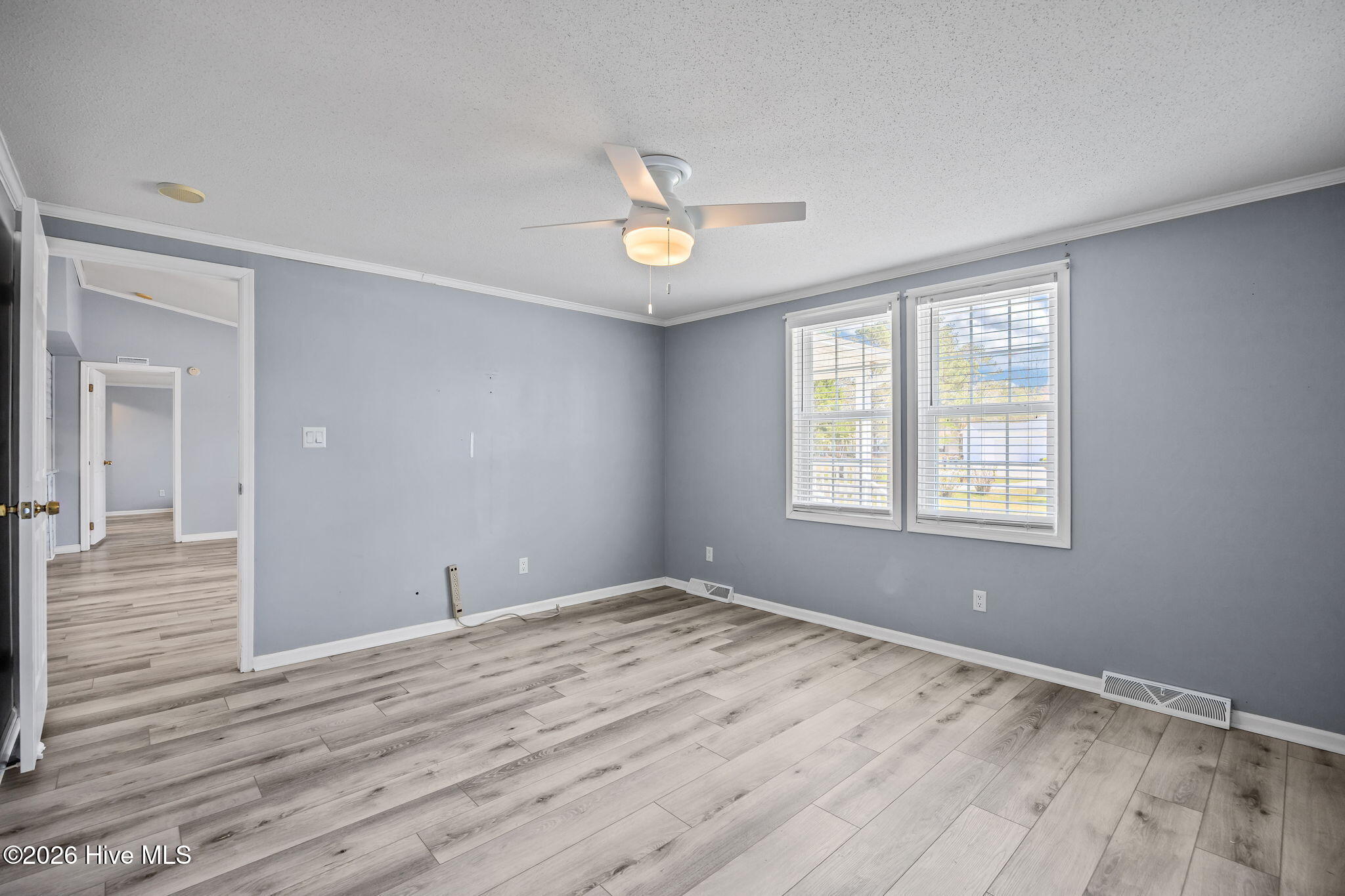 100564707 | Photo 28