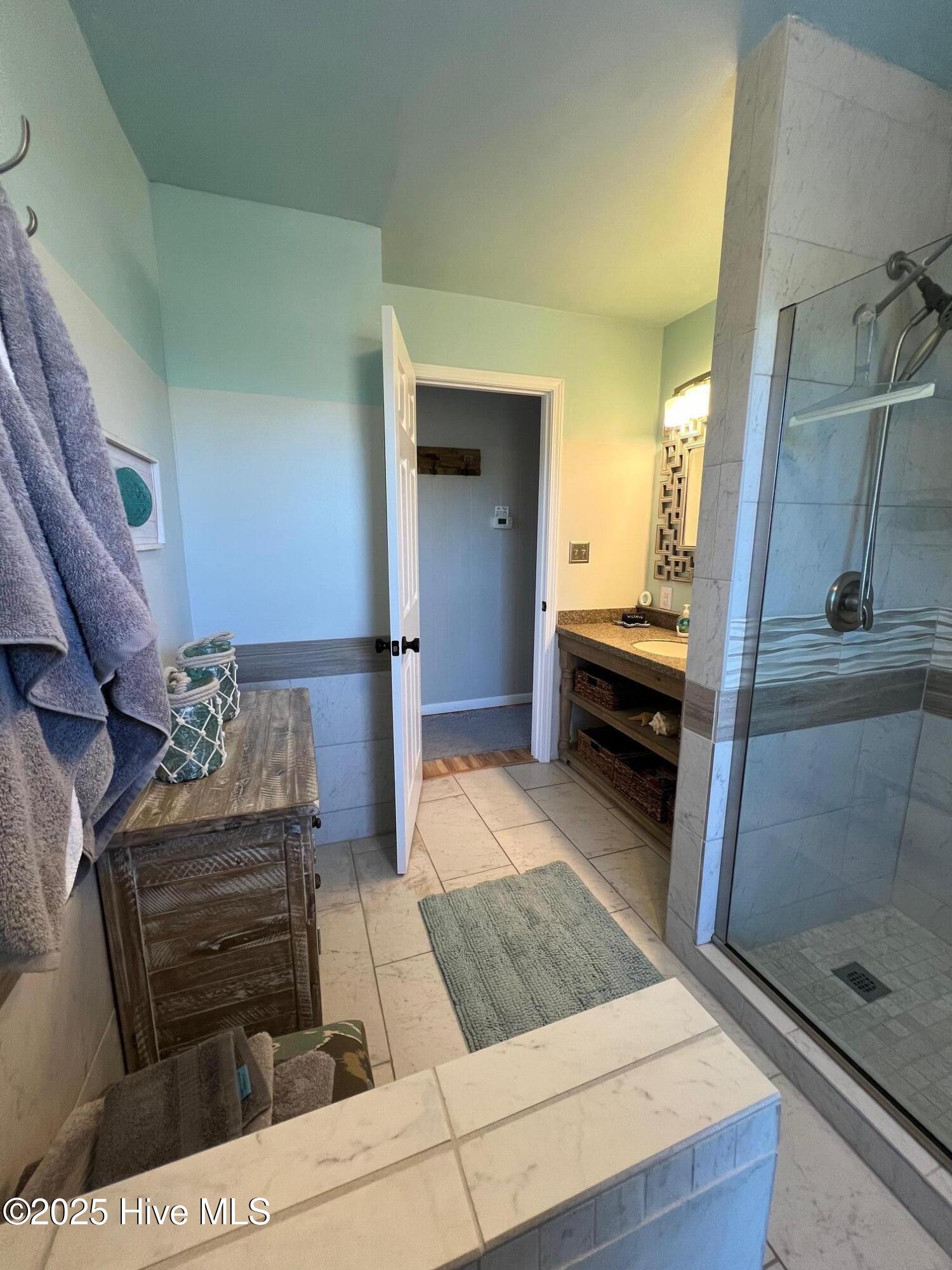 100537997 | Photo 20