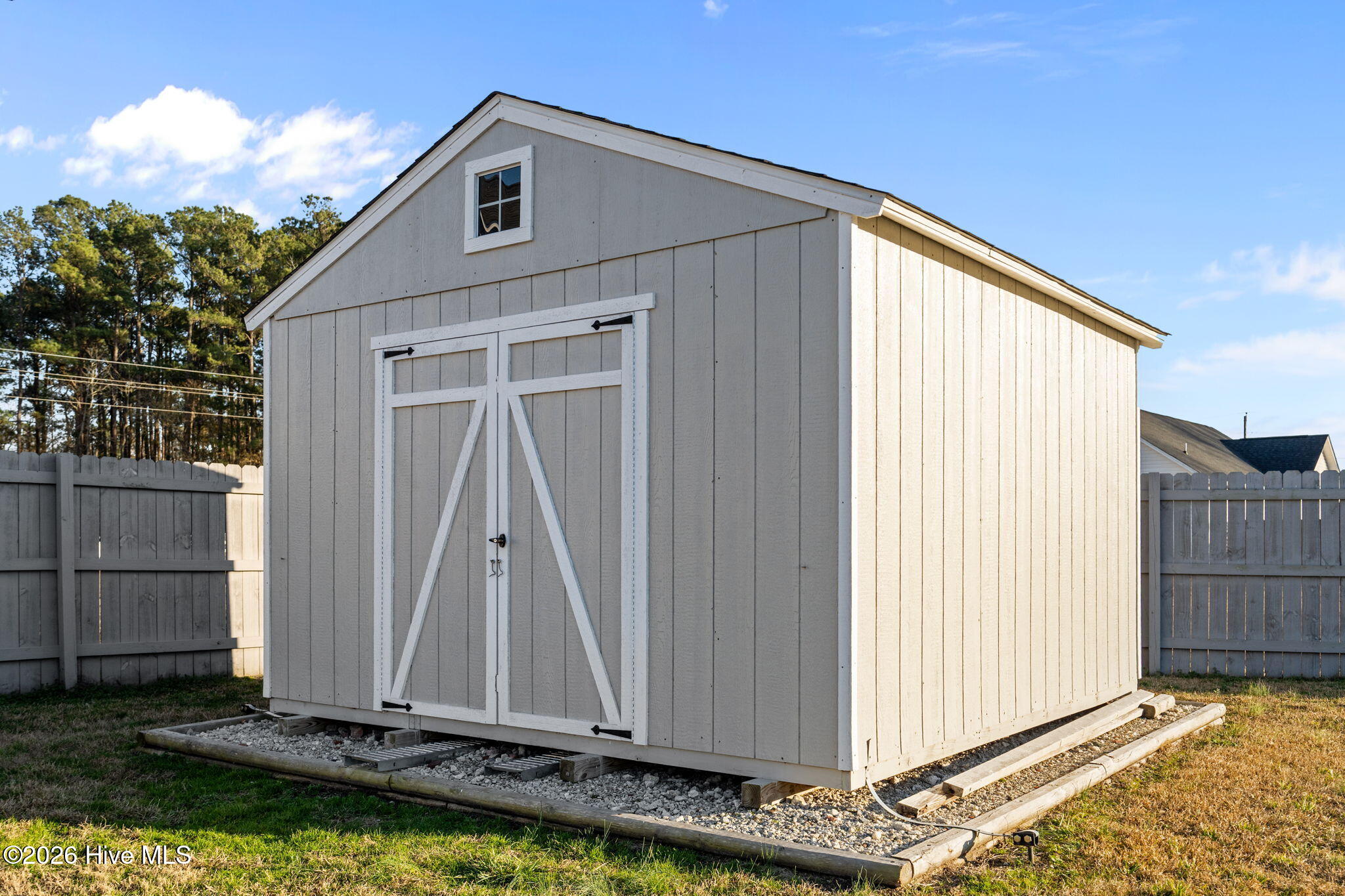 100548485 | Photo 40