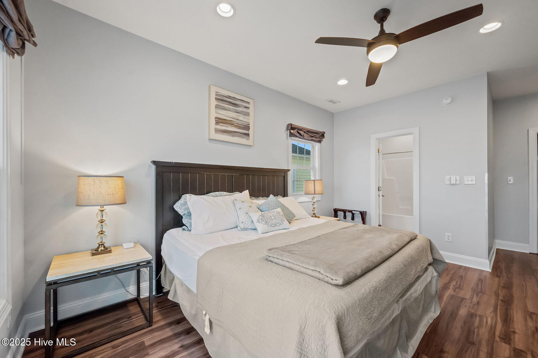 100537355 | Photo 41