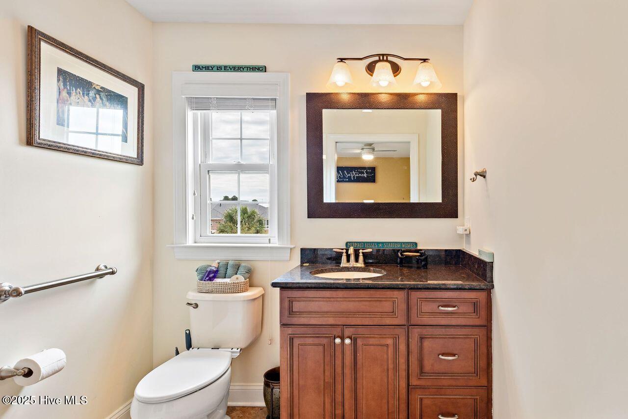 100547367 | Photo 38