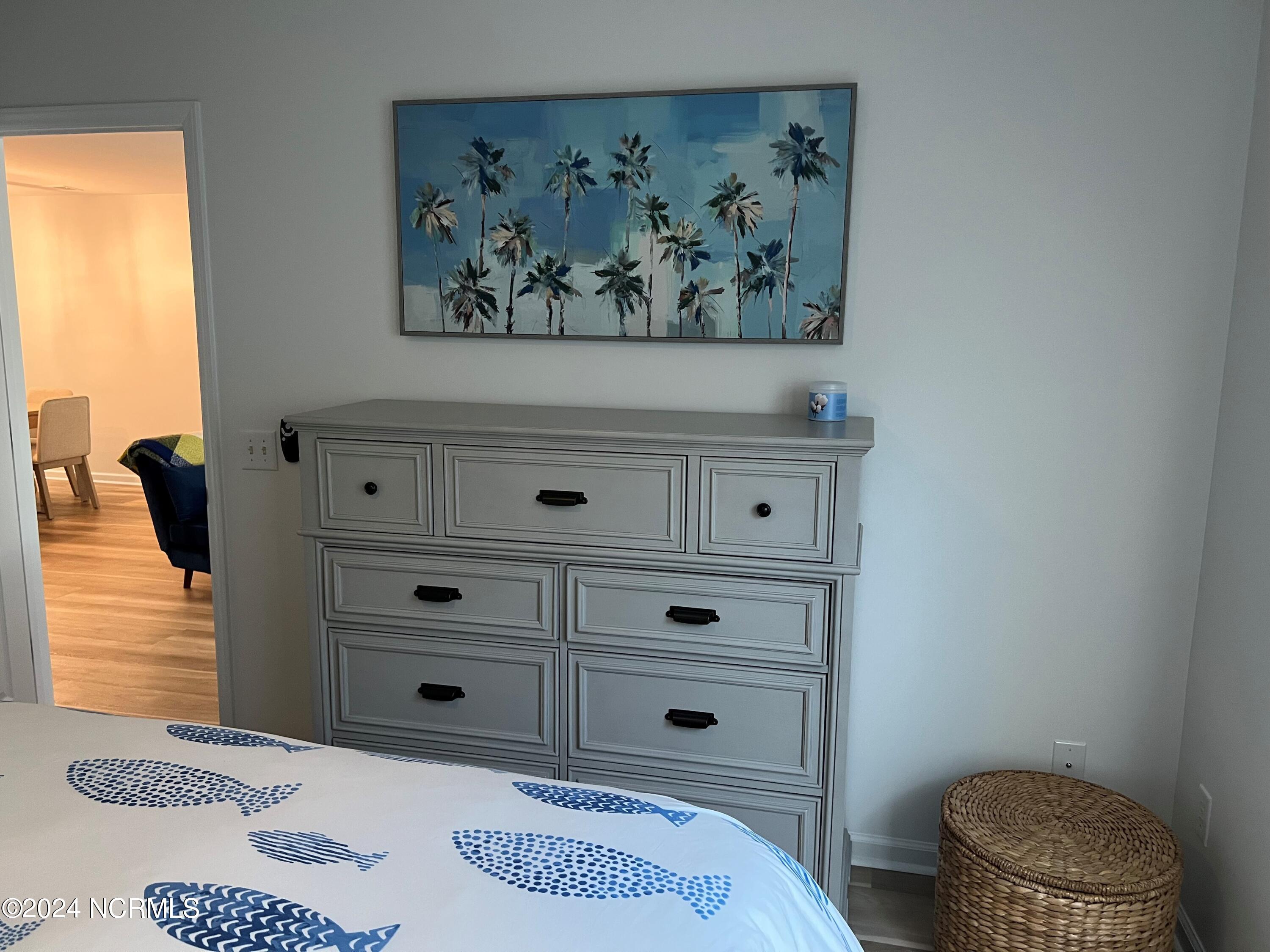 100560867 | Photo 19