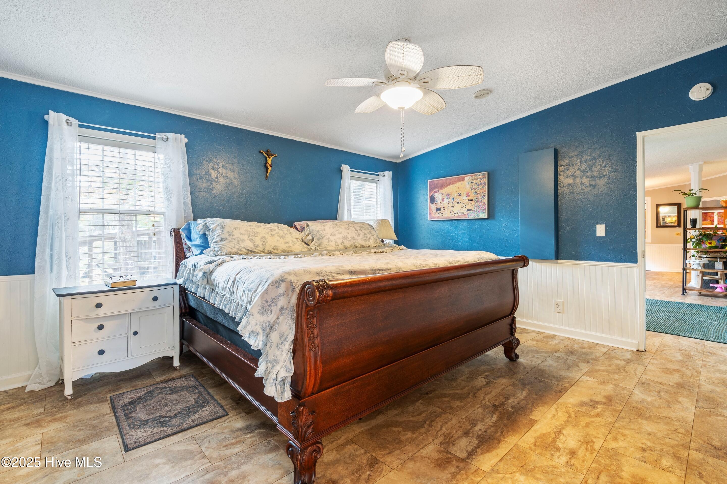 100535667 | Photo 40