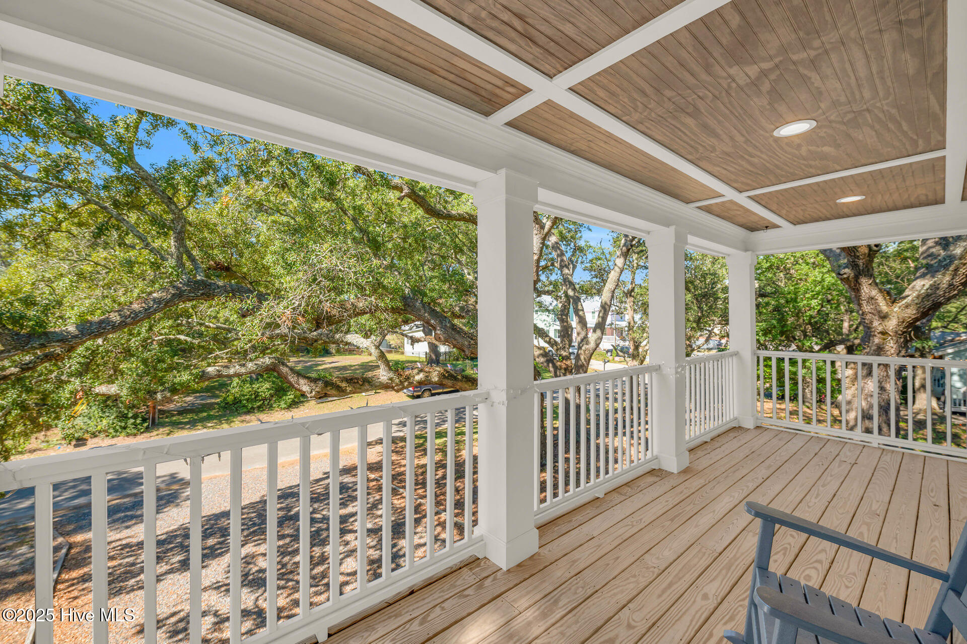 100538274 | Photo 37