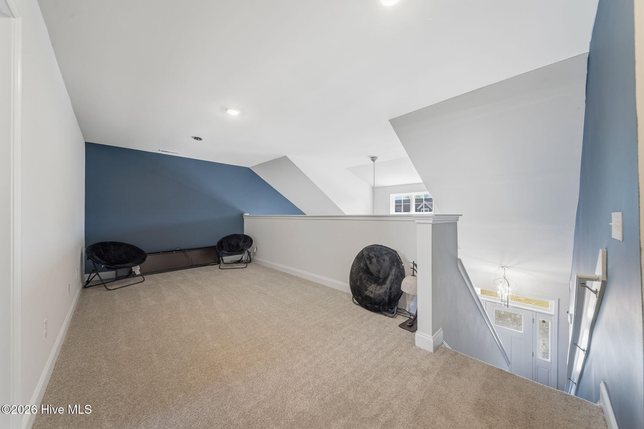 100566000 | Photo 33