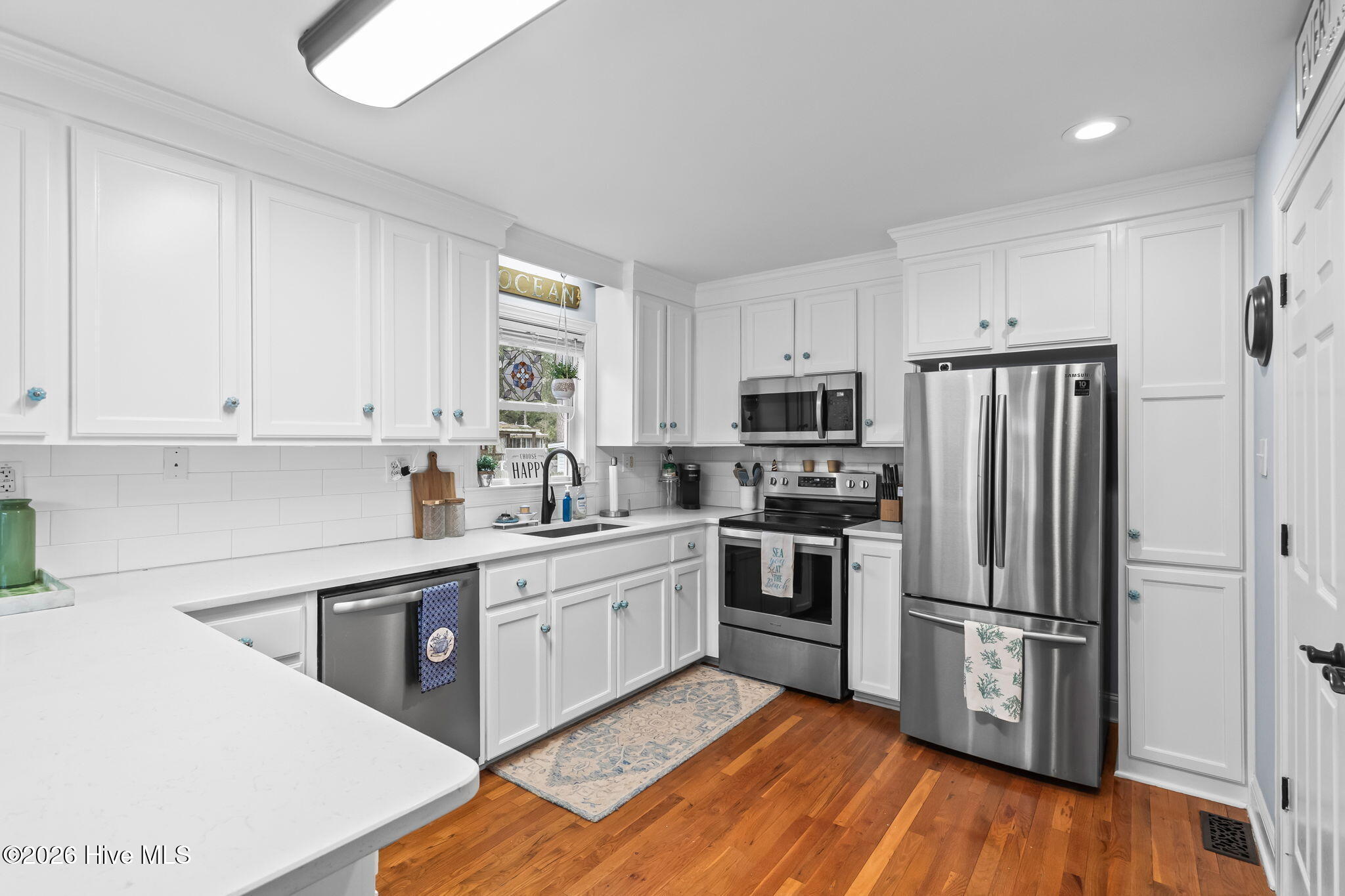 100551089 | Photo 16