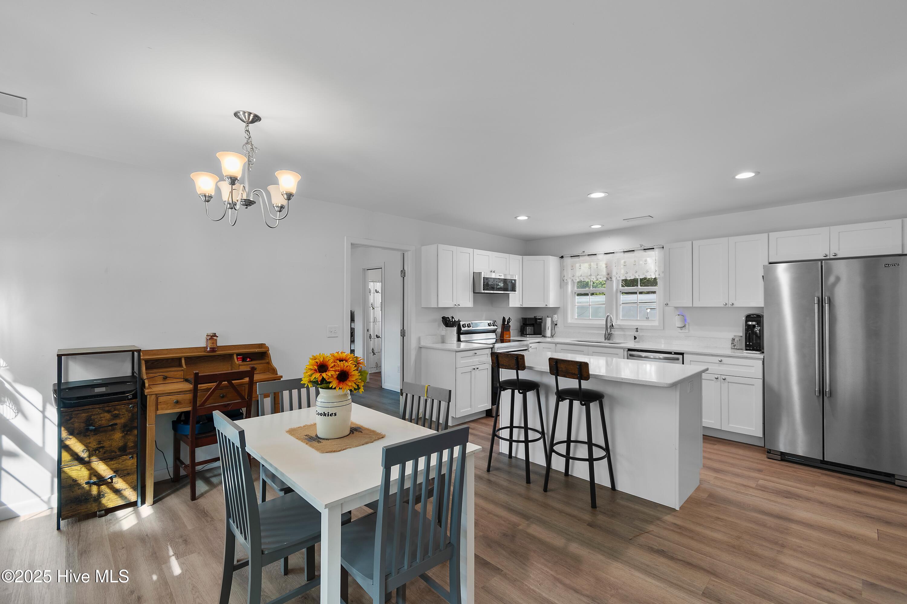 100532818 | Photo 13