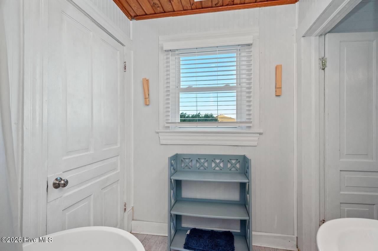 100561729 | Photo 37