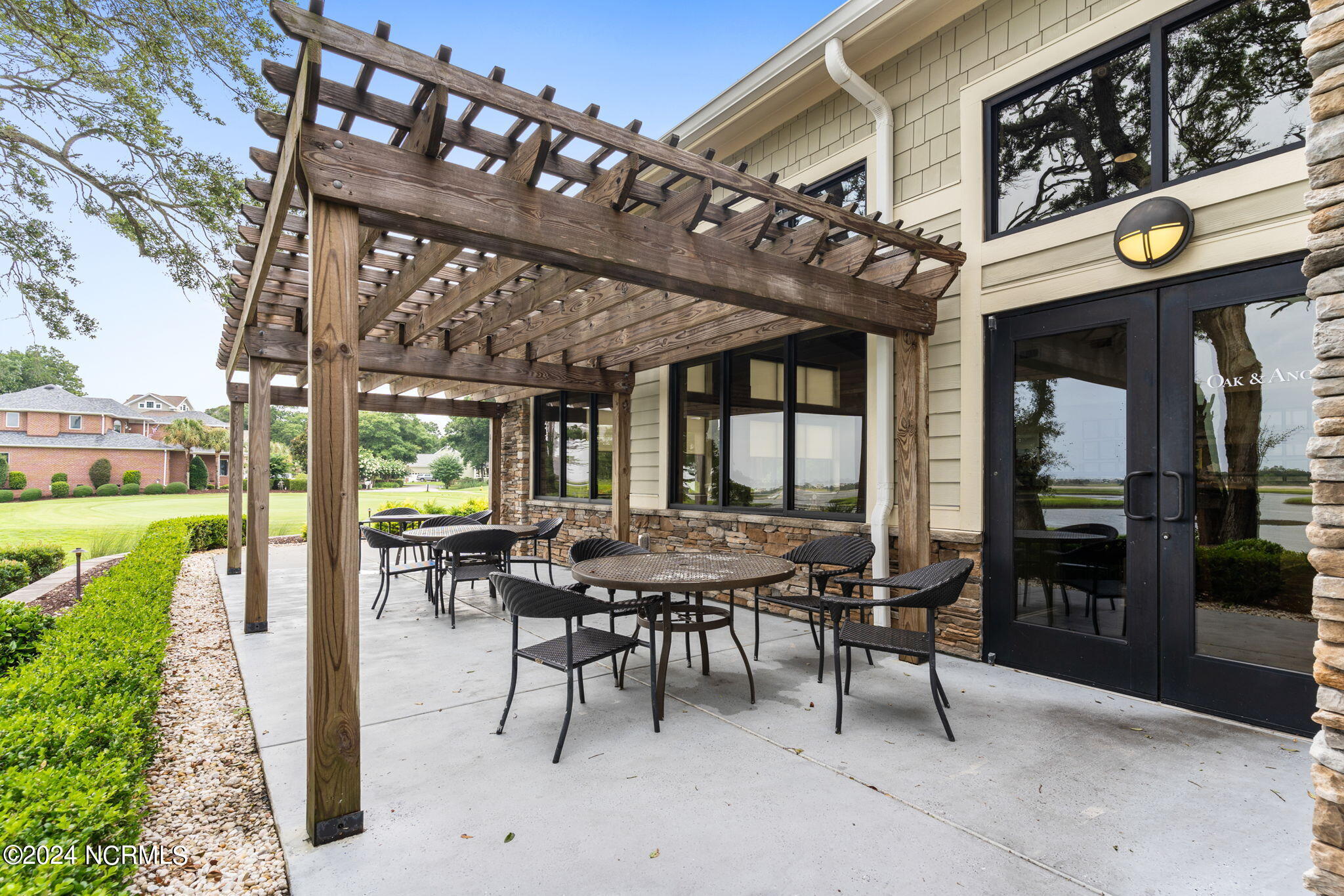 100550623 | Photo 29