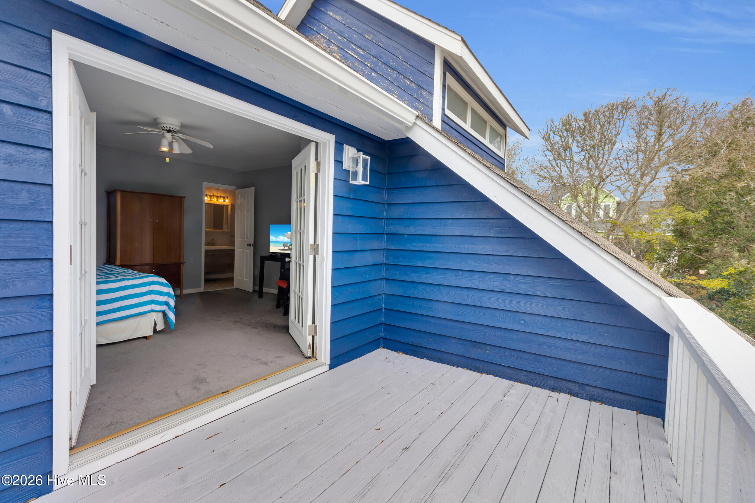 100557877 | Photo 20