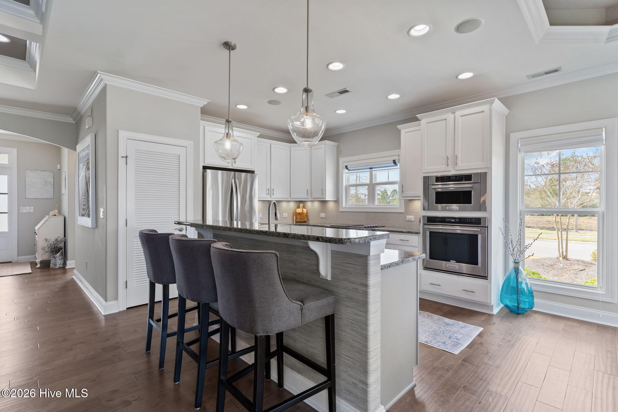 100560533 | Photo 17