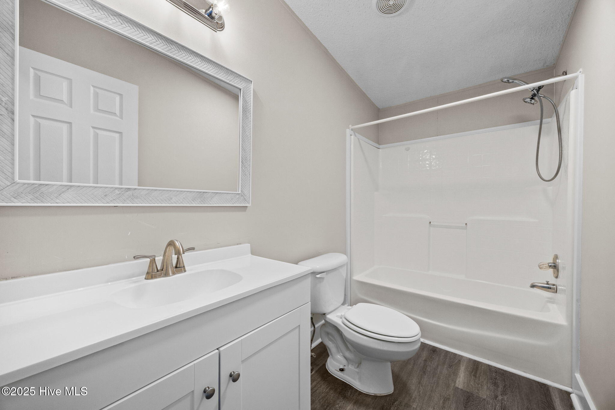 100538807 | Photo 27