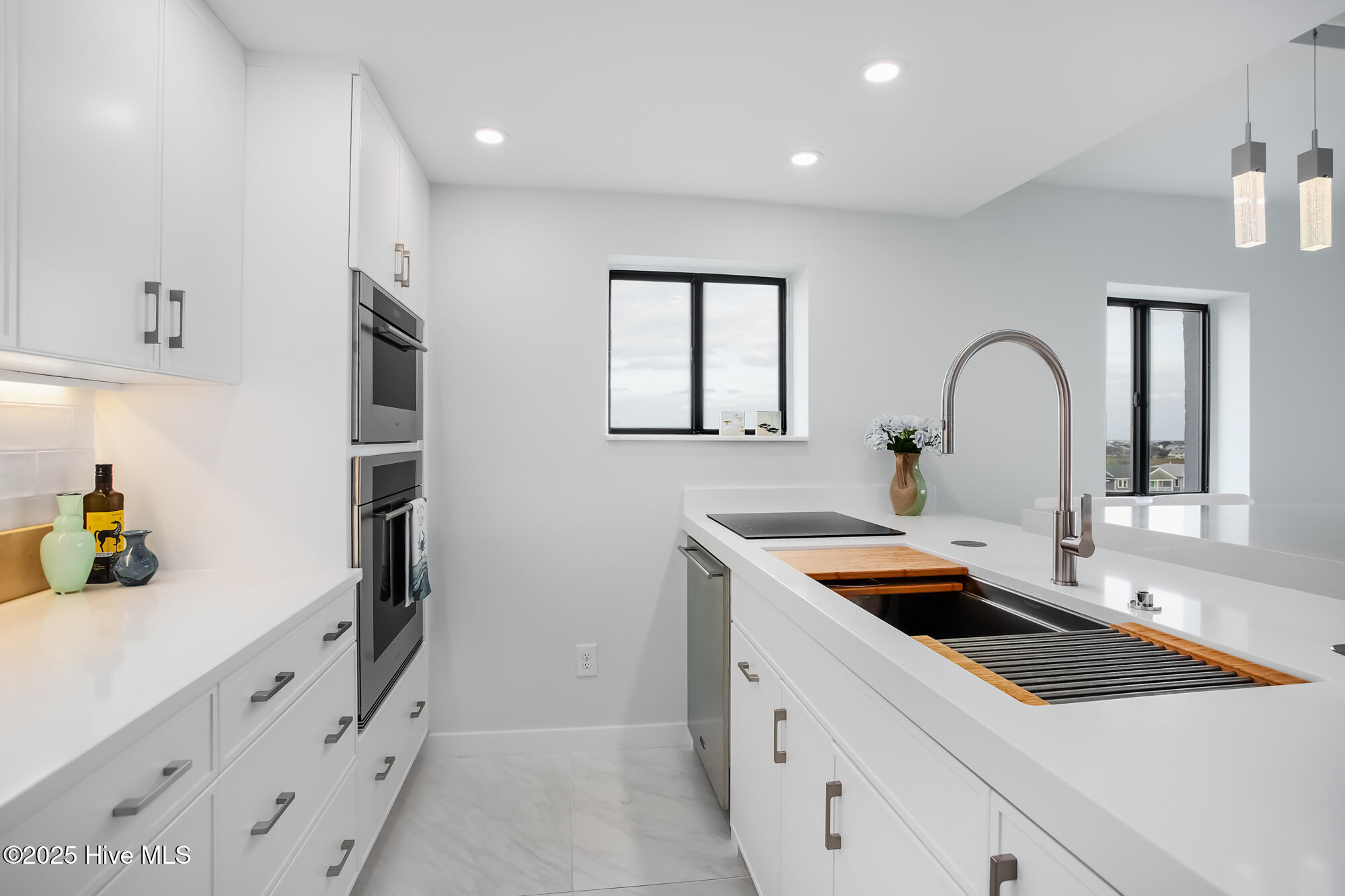 100544595 | Photo 10