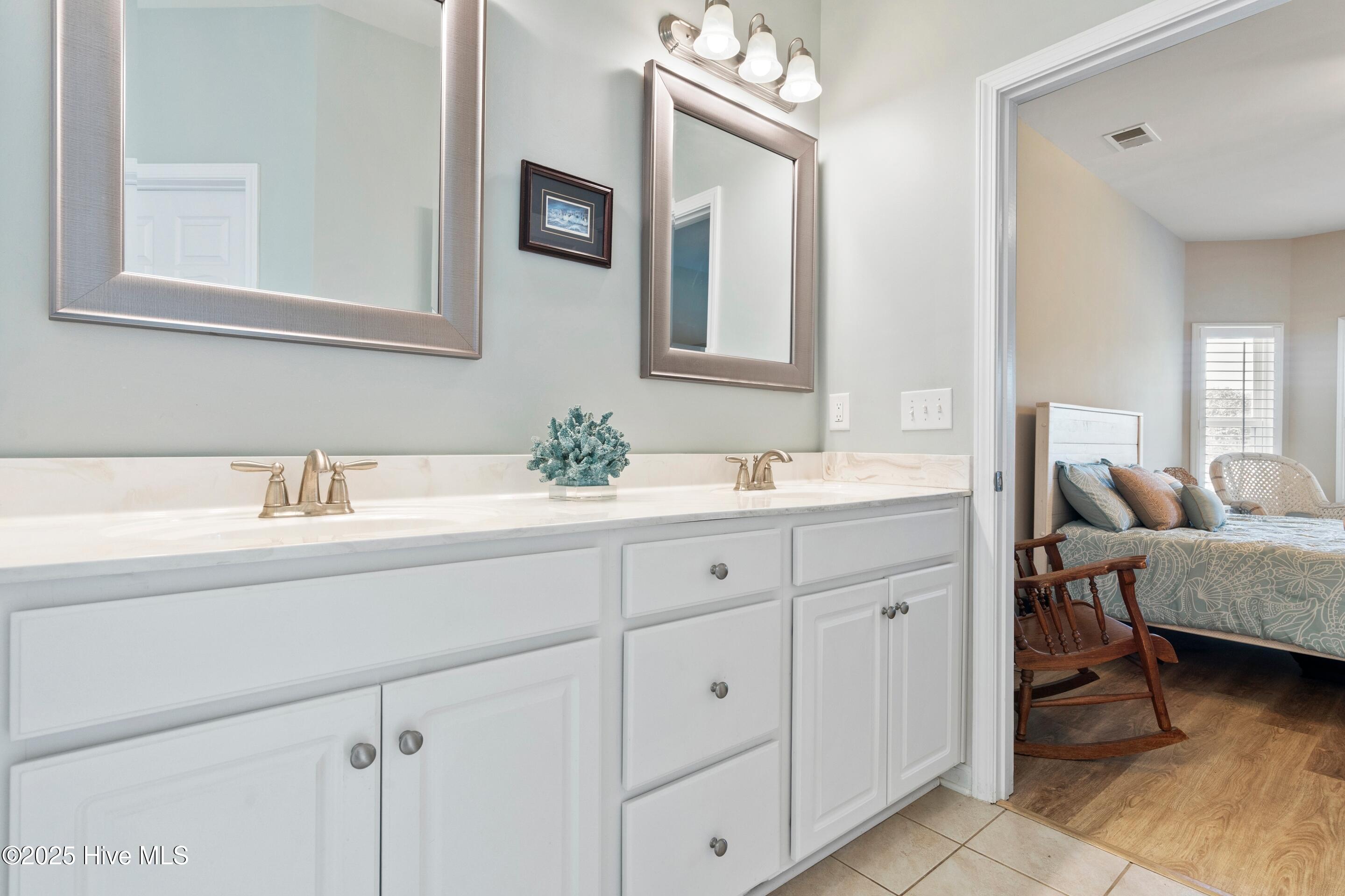 100537197 | Photo 28