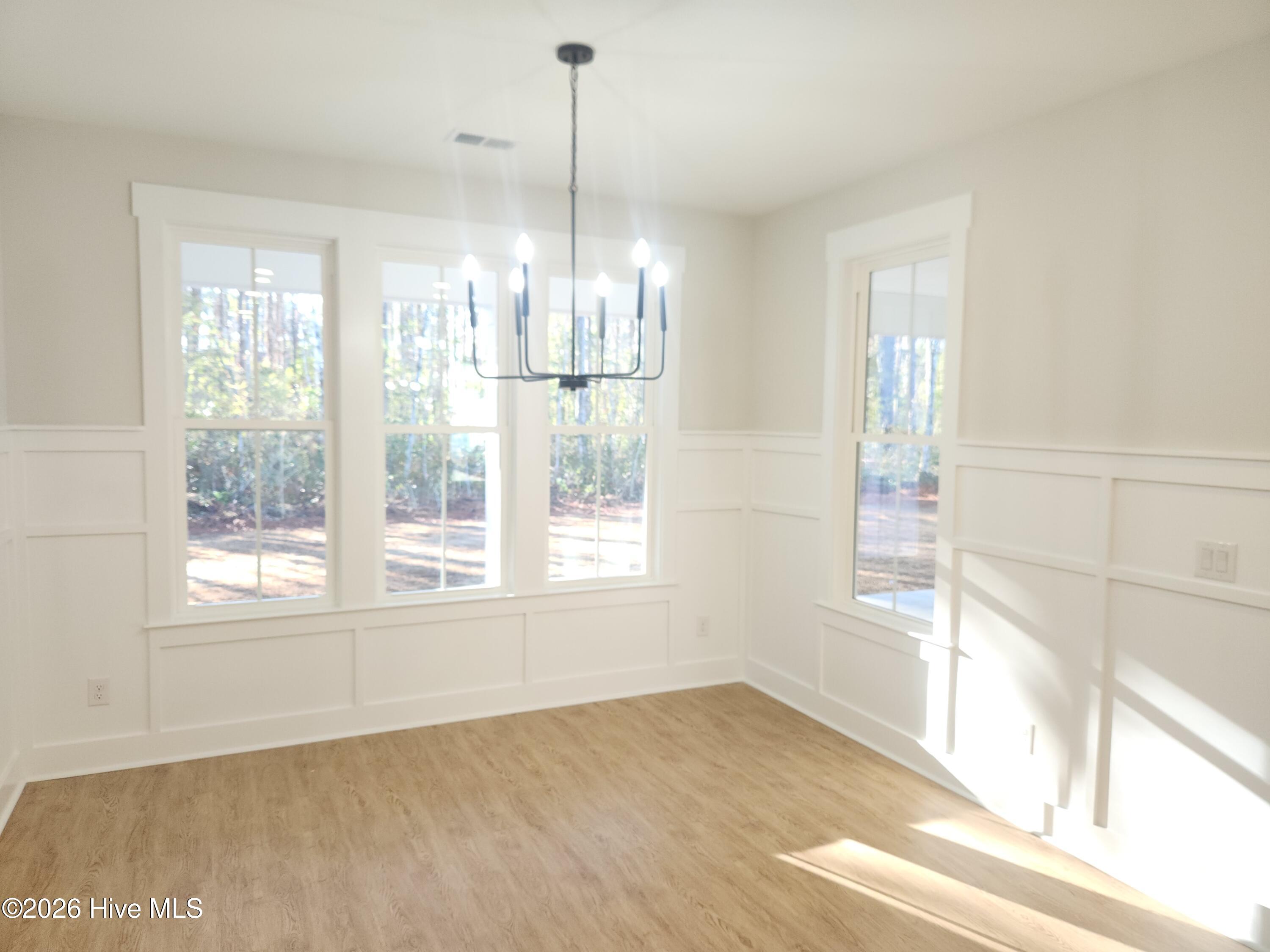 100554103 | Photo 26