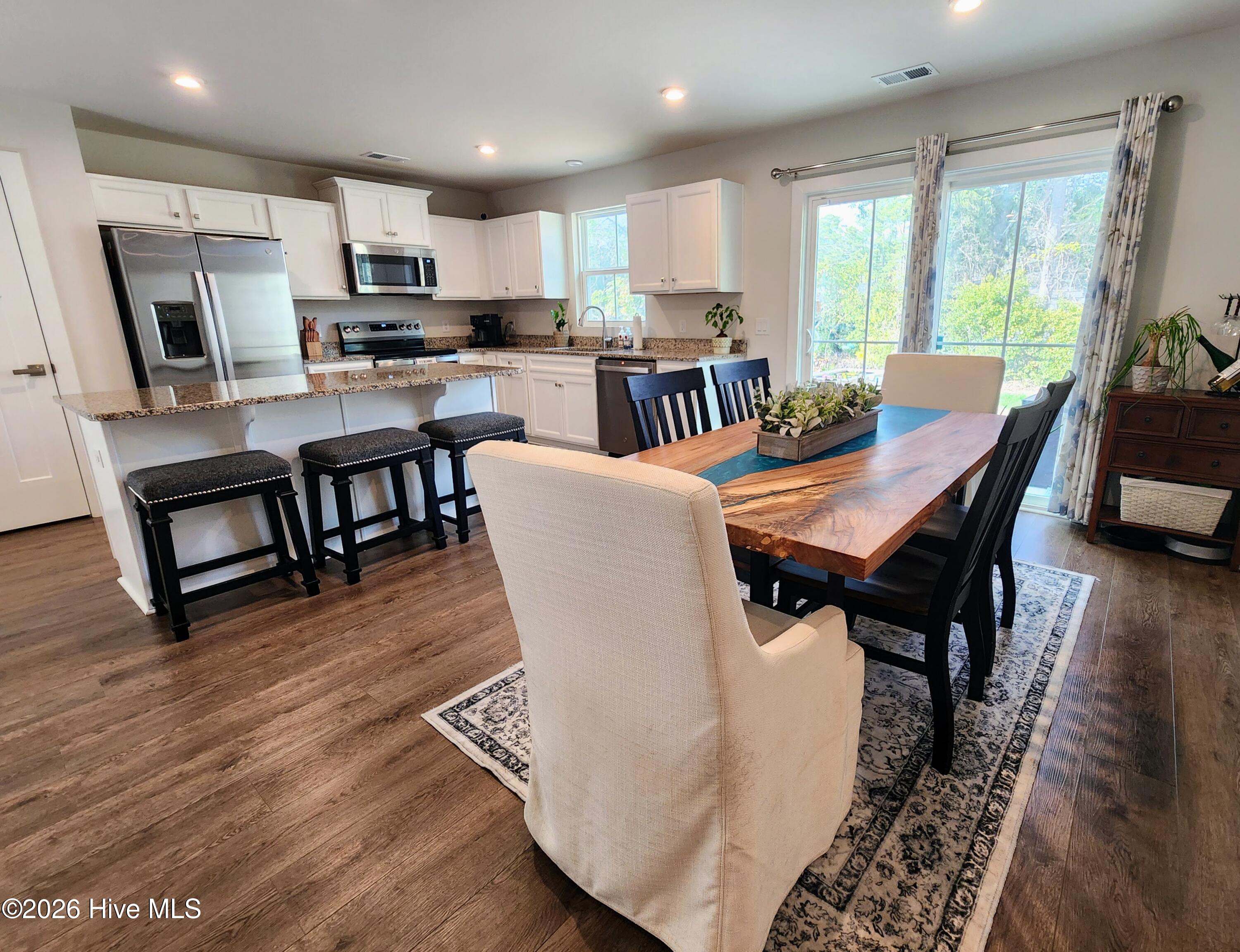 100556706 | Photo 11