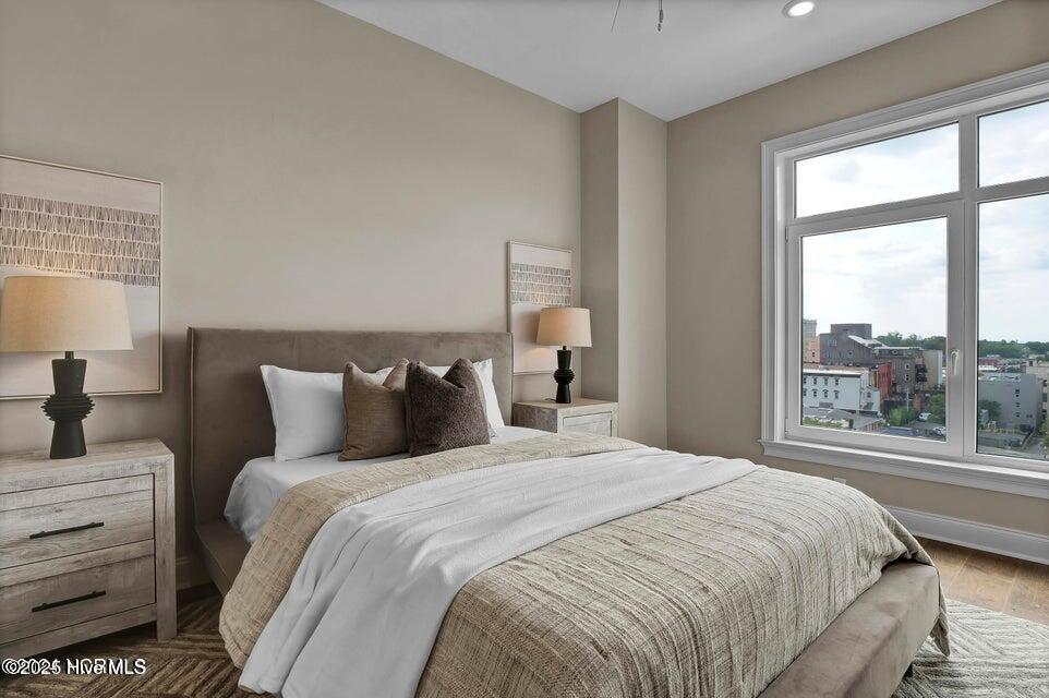 100526322 | Photo 16