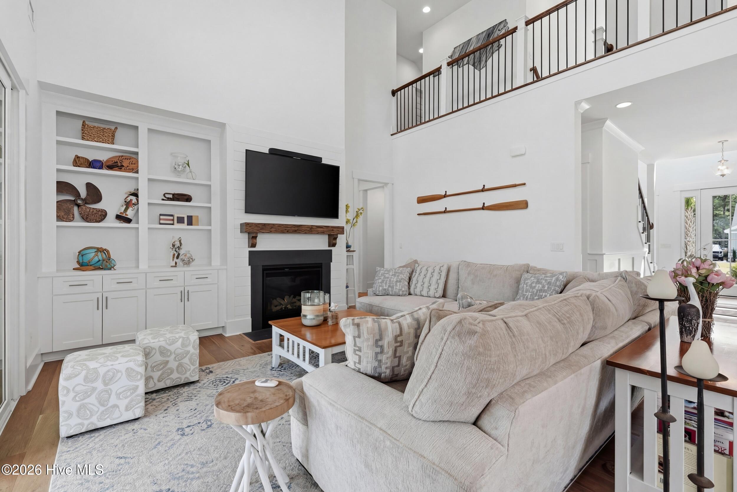 100563980 | Photo 11