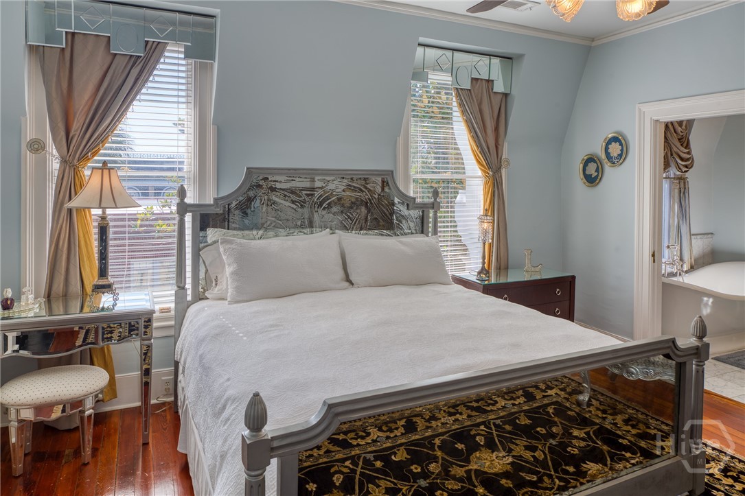 14 E Taylor Street, Savannah, GA, 31401