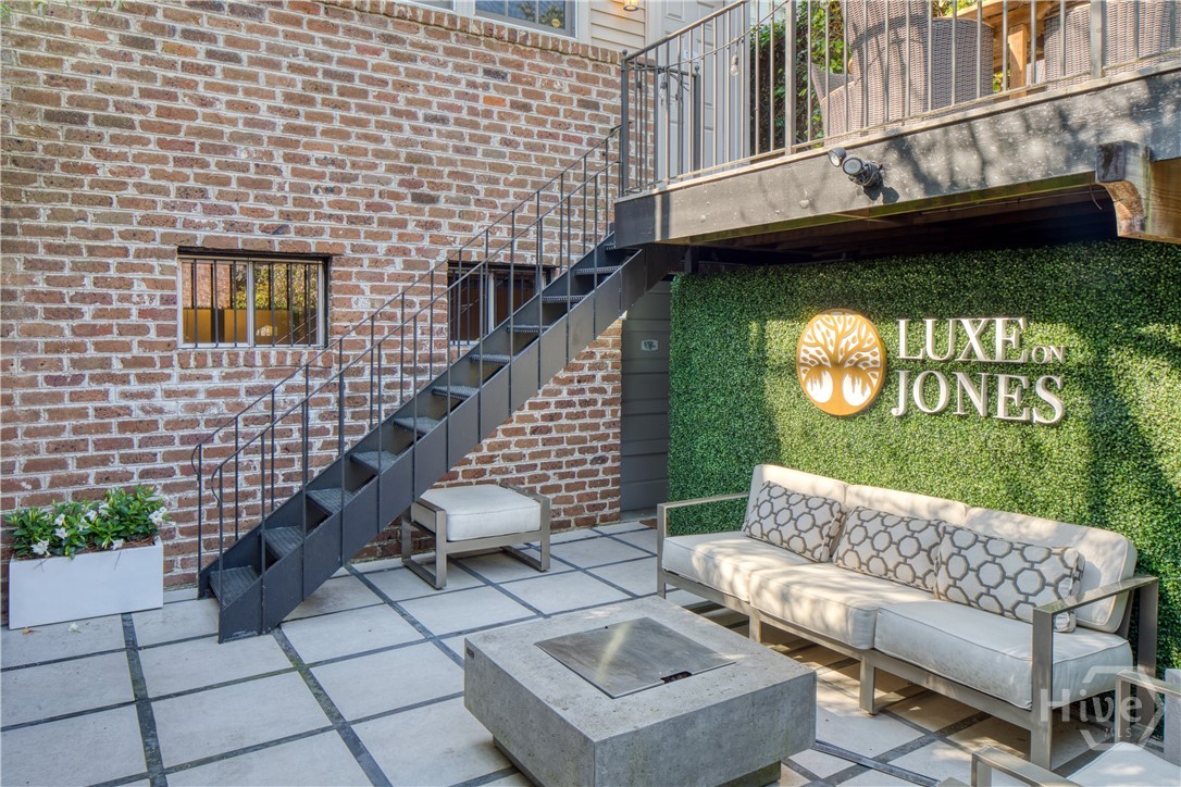 108 W Jones Street, Savannah, GA, 31401