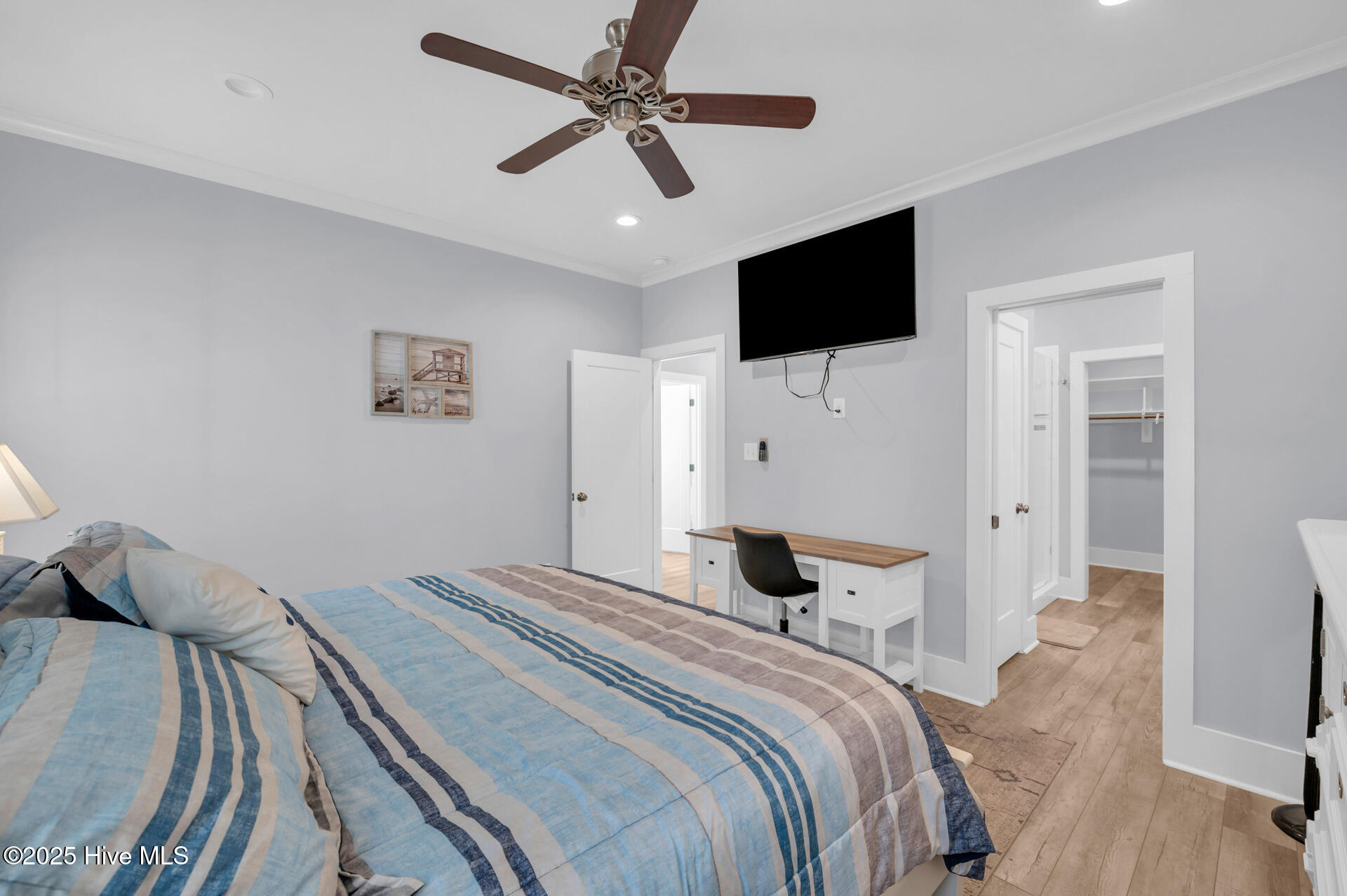 100538274 | Photo 18