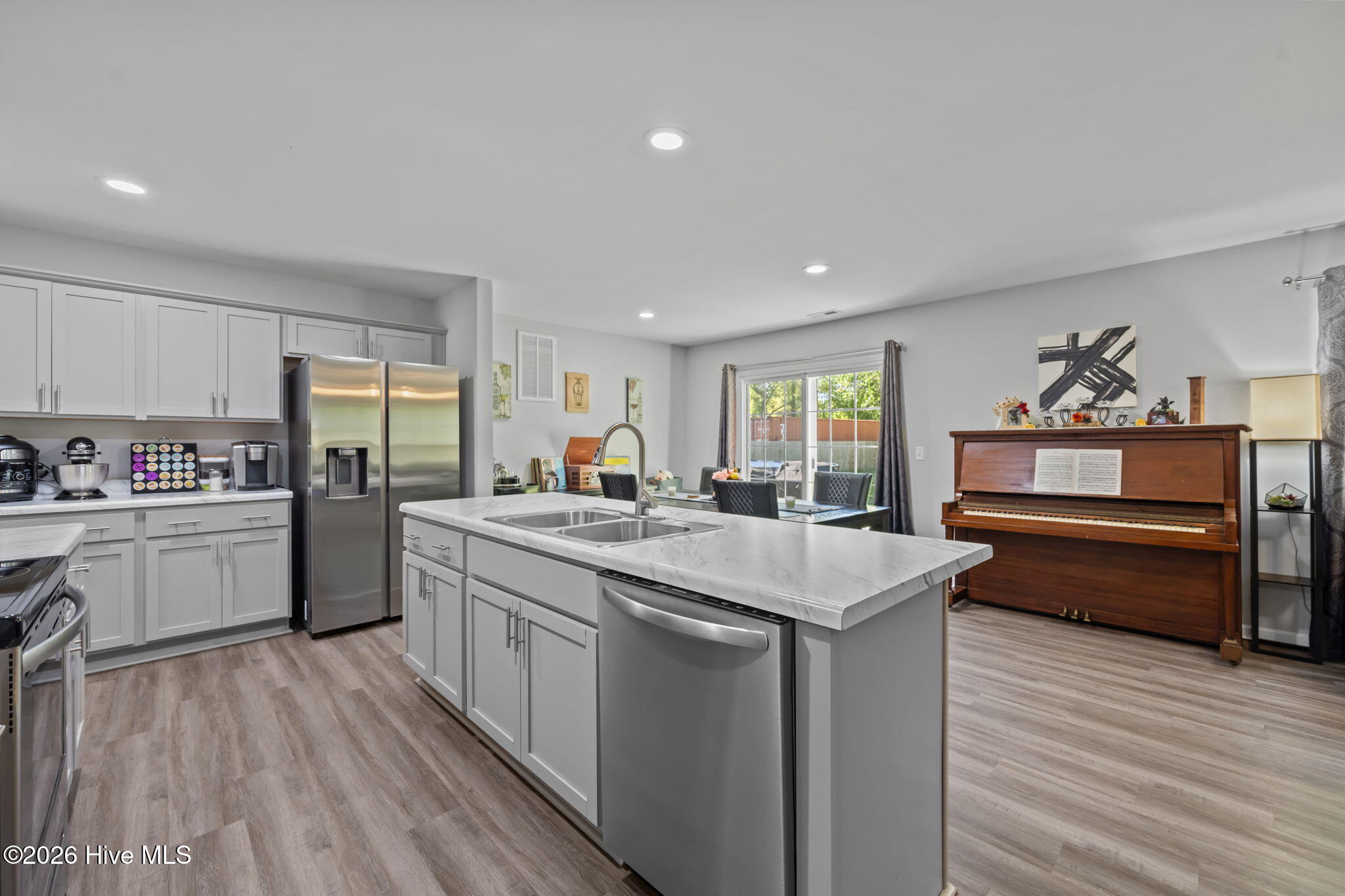 100567197 | Photo 18