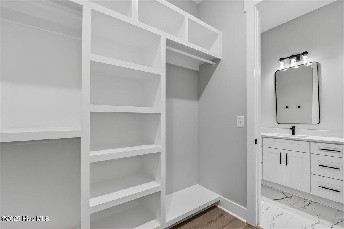 100541548 | Photo 41