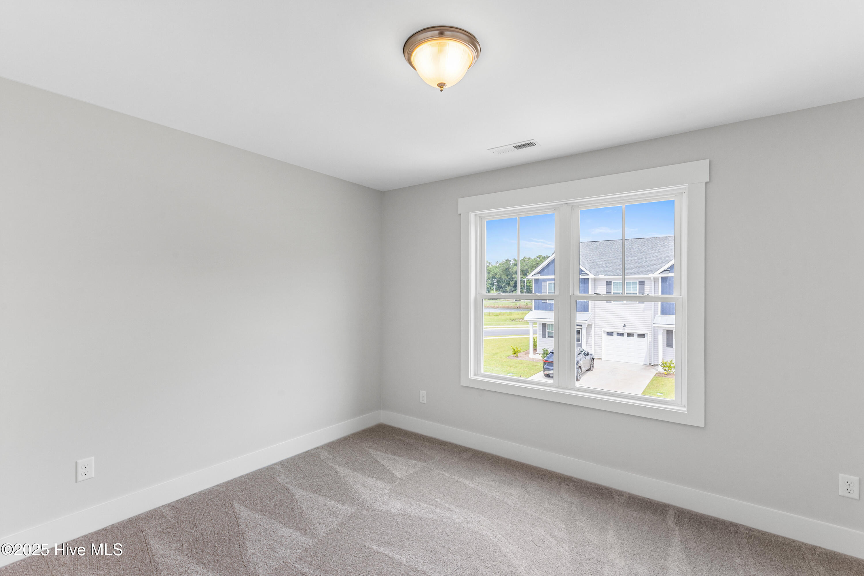 100526492 | Photo 20