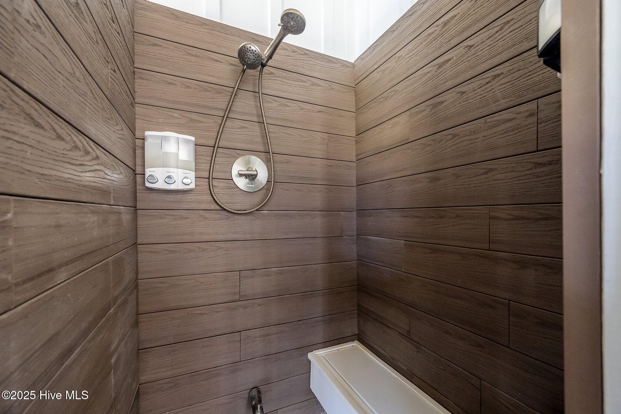 100514915 | Photo 53