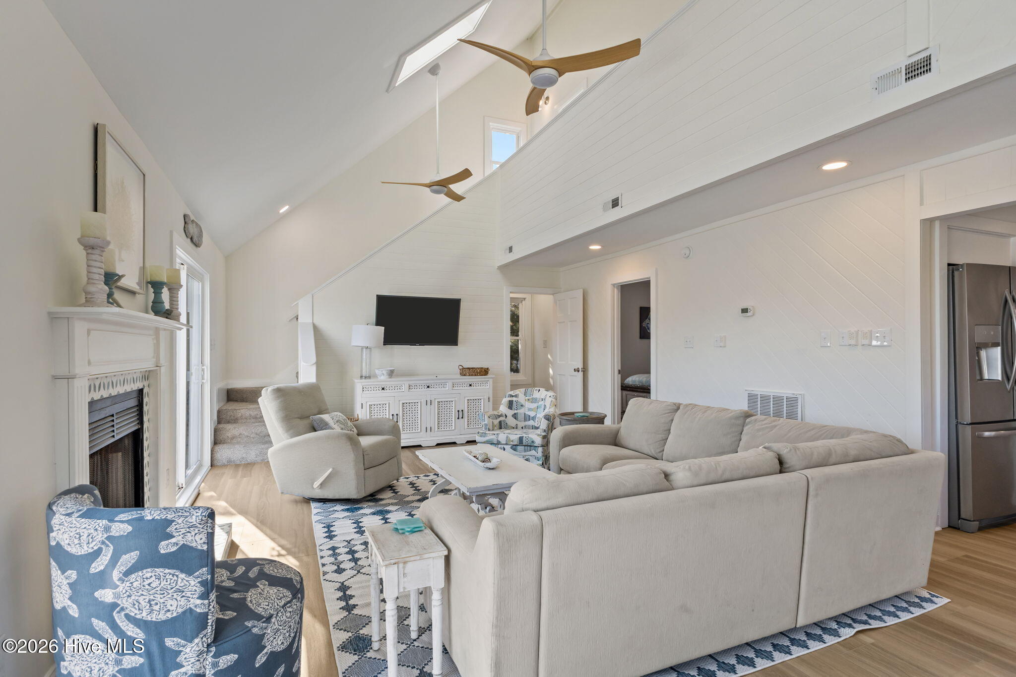 100557603 | Photo 22