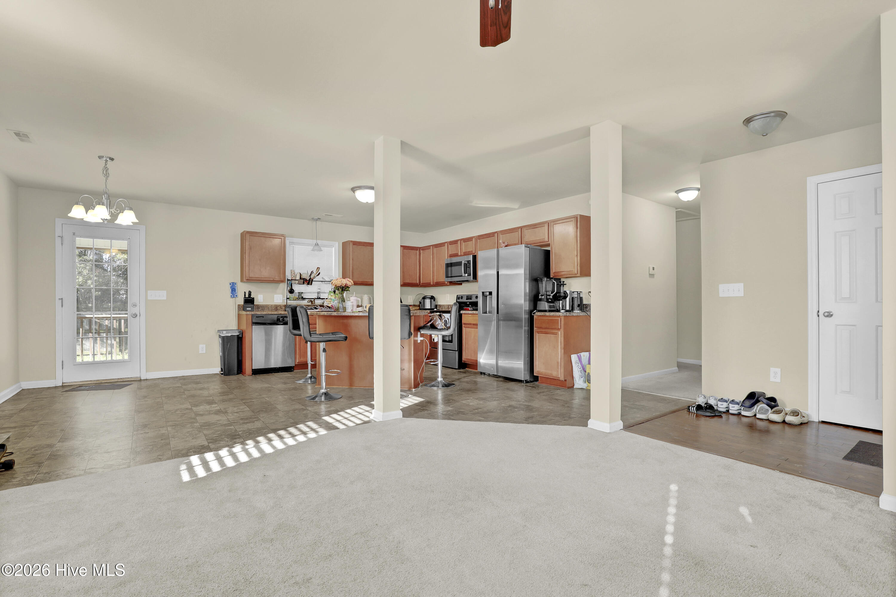 100563048 | Photo 14