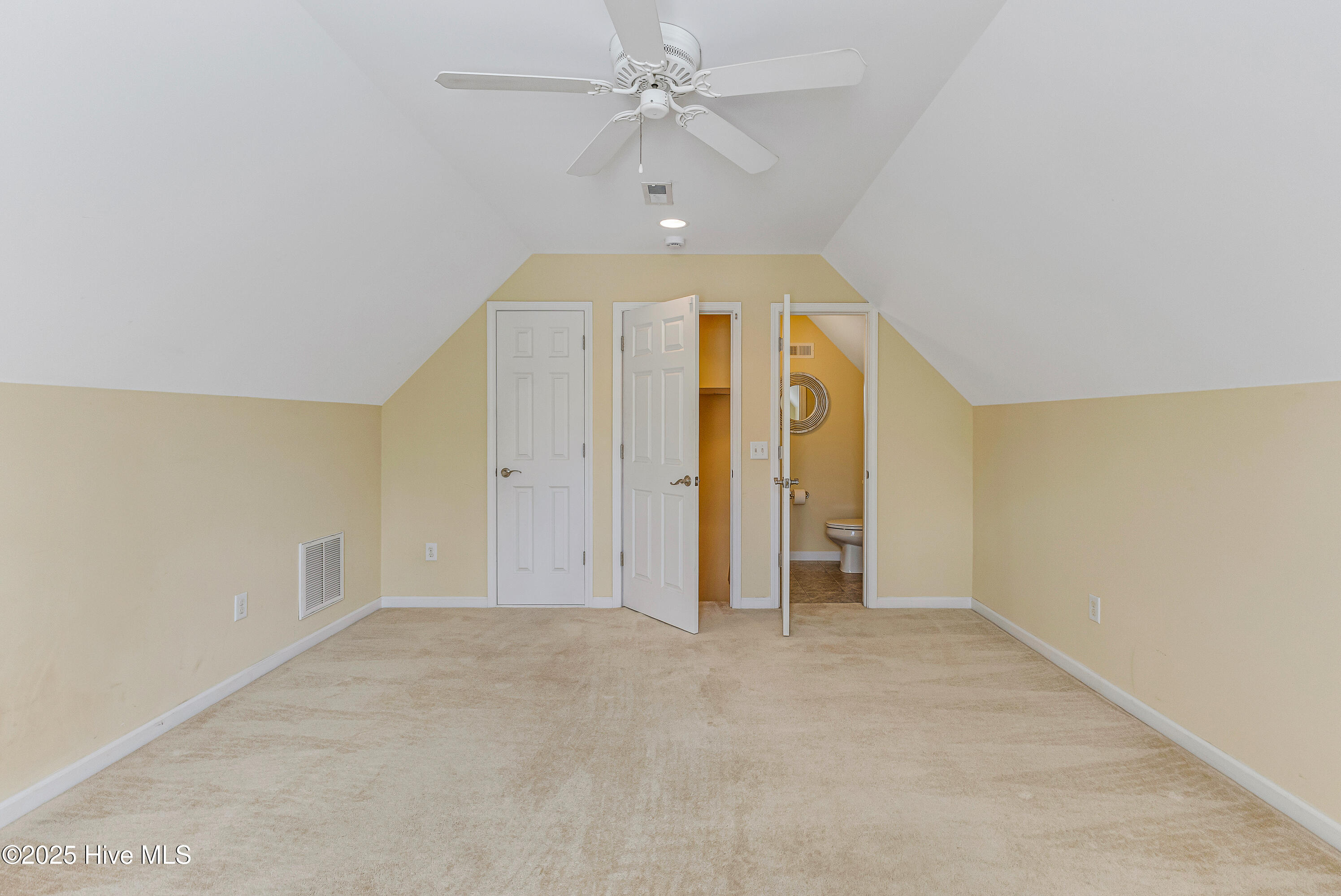 100535789 | Photo 31