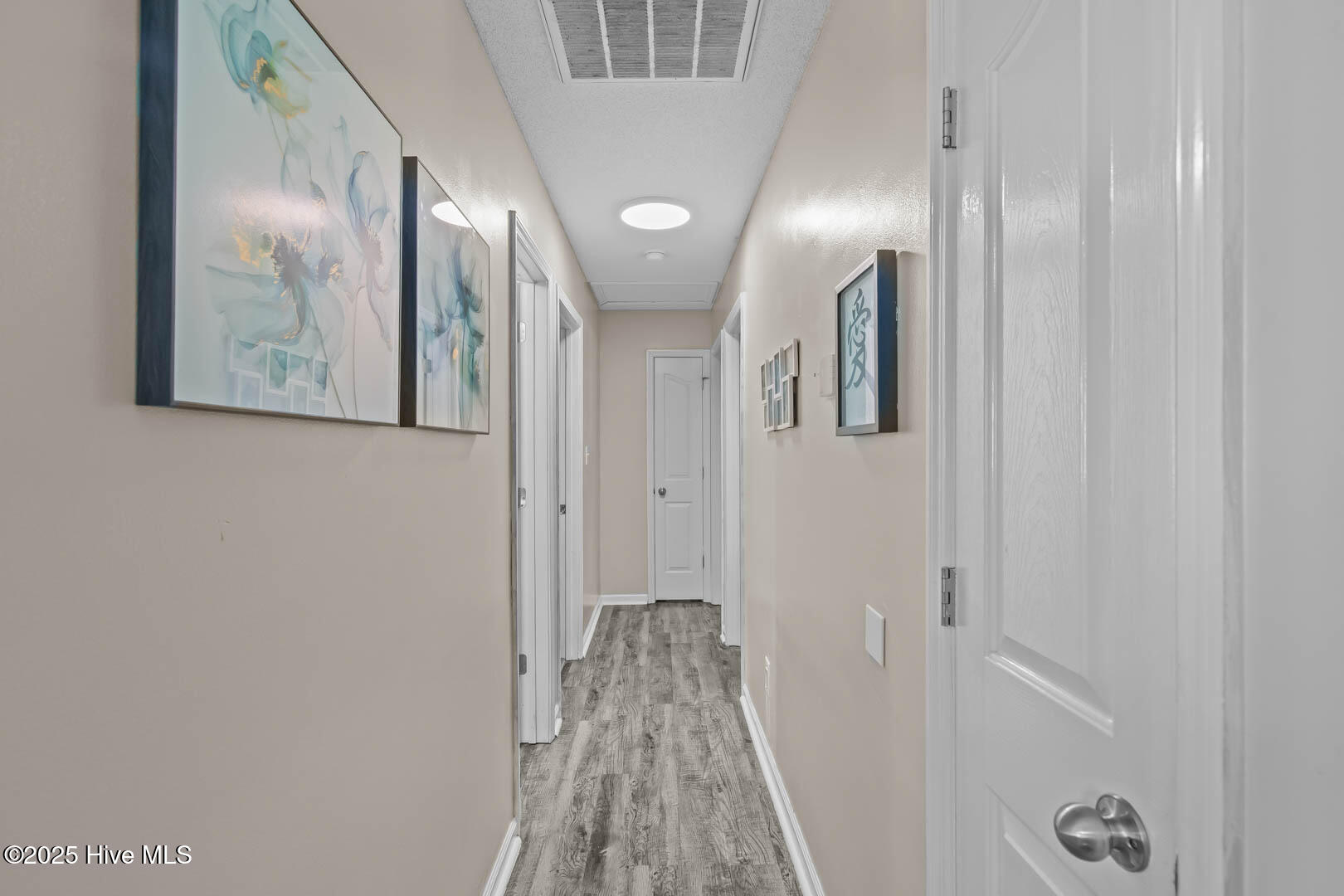 100515943 | Photo 16