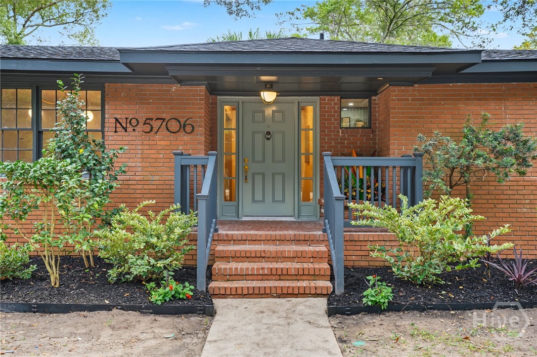 Photo 1 of Single family home for sale at 5706 Lovett Dr, Savannah, GA 31406 | MLS# SA364175 | Listing updated on 2026-10-30