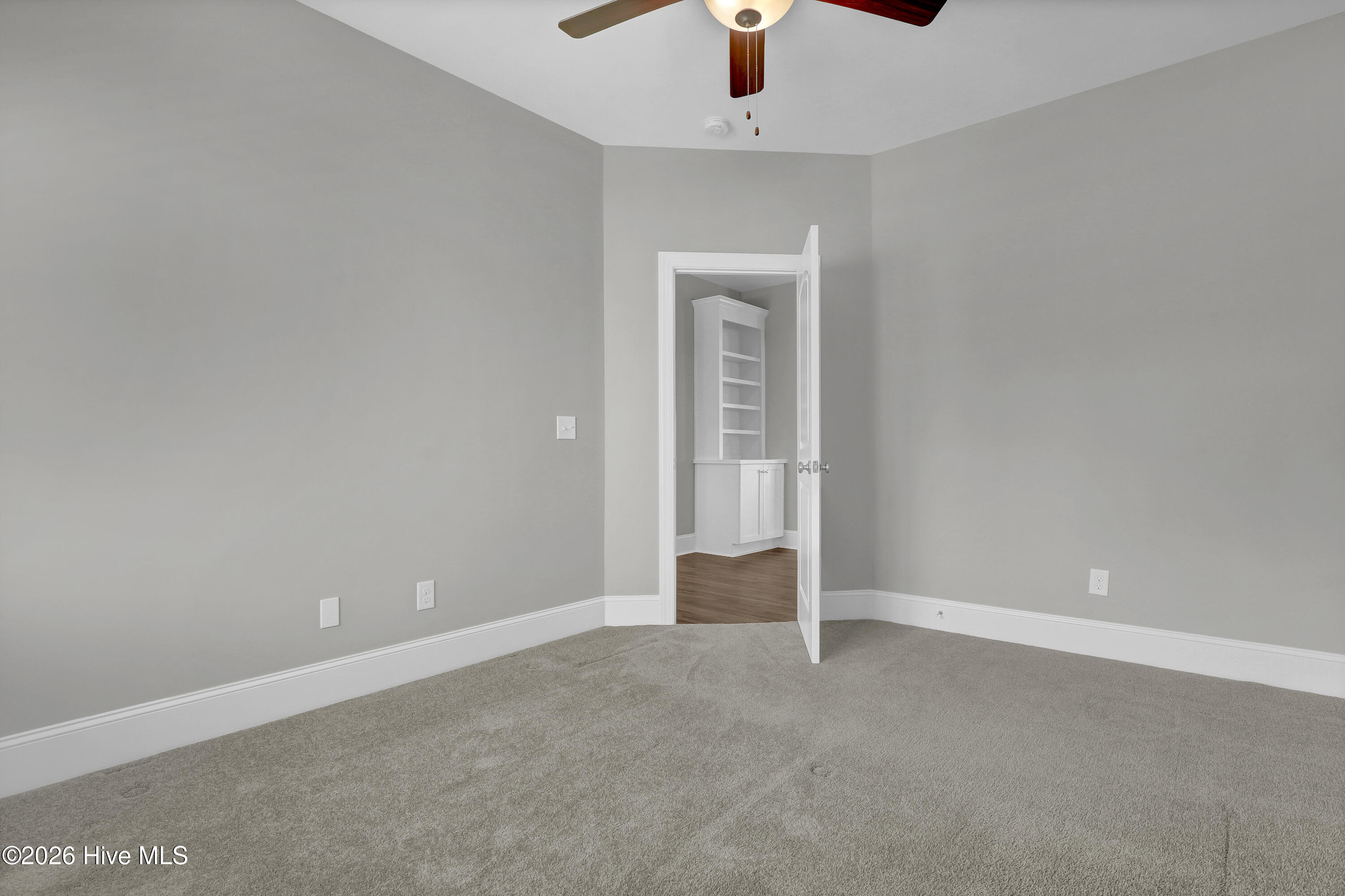 100564151 | Photo 22