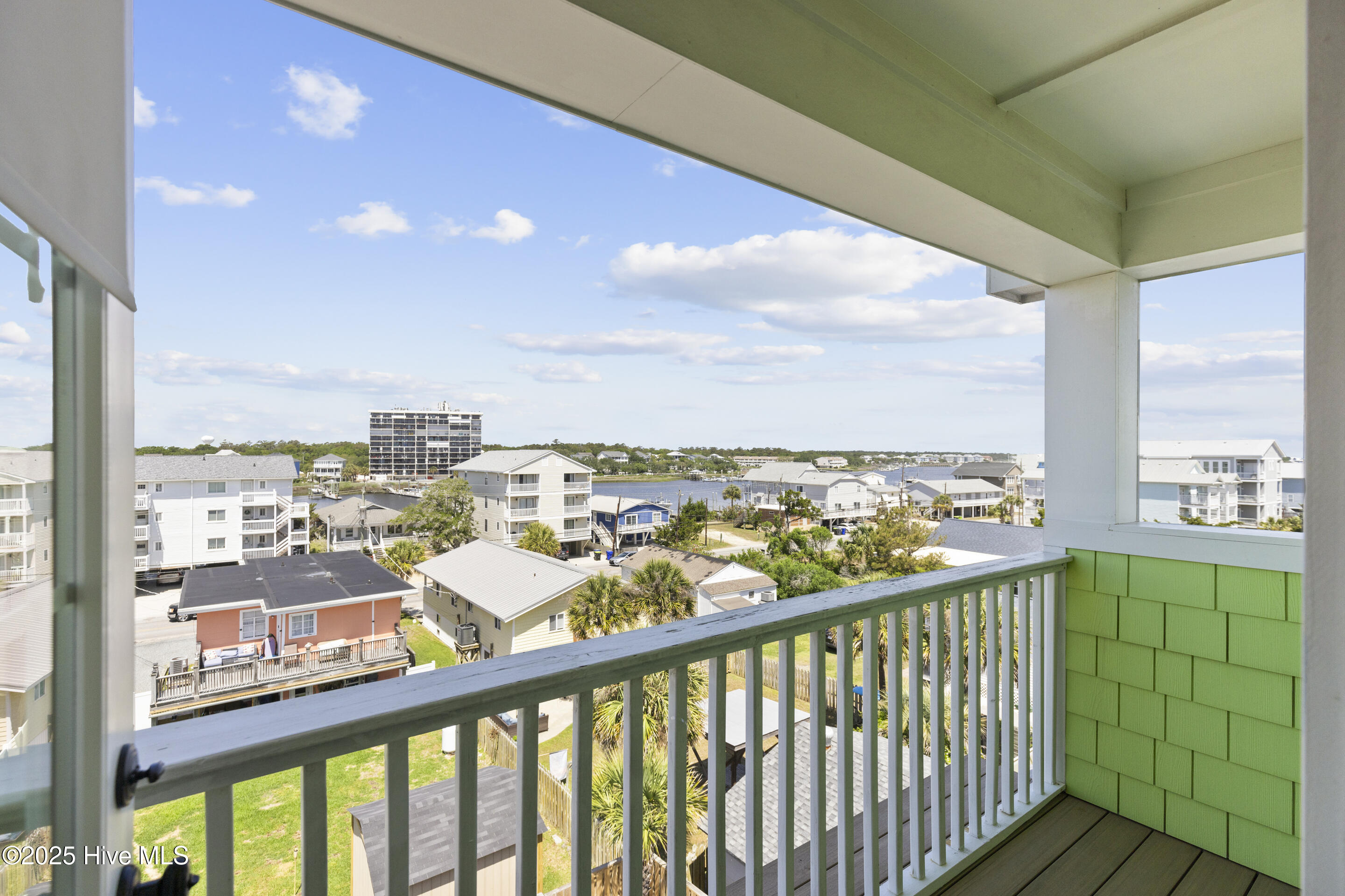 100546284 | Photo 59