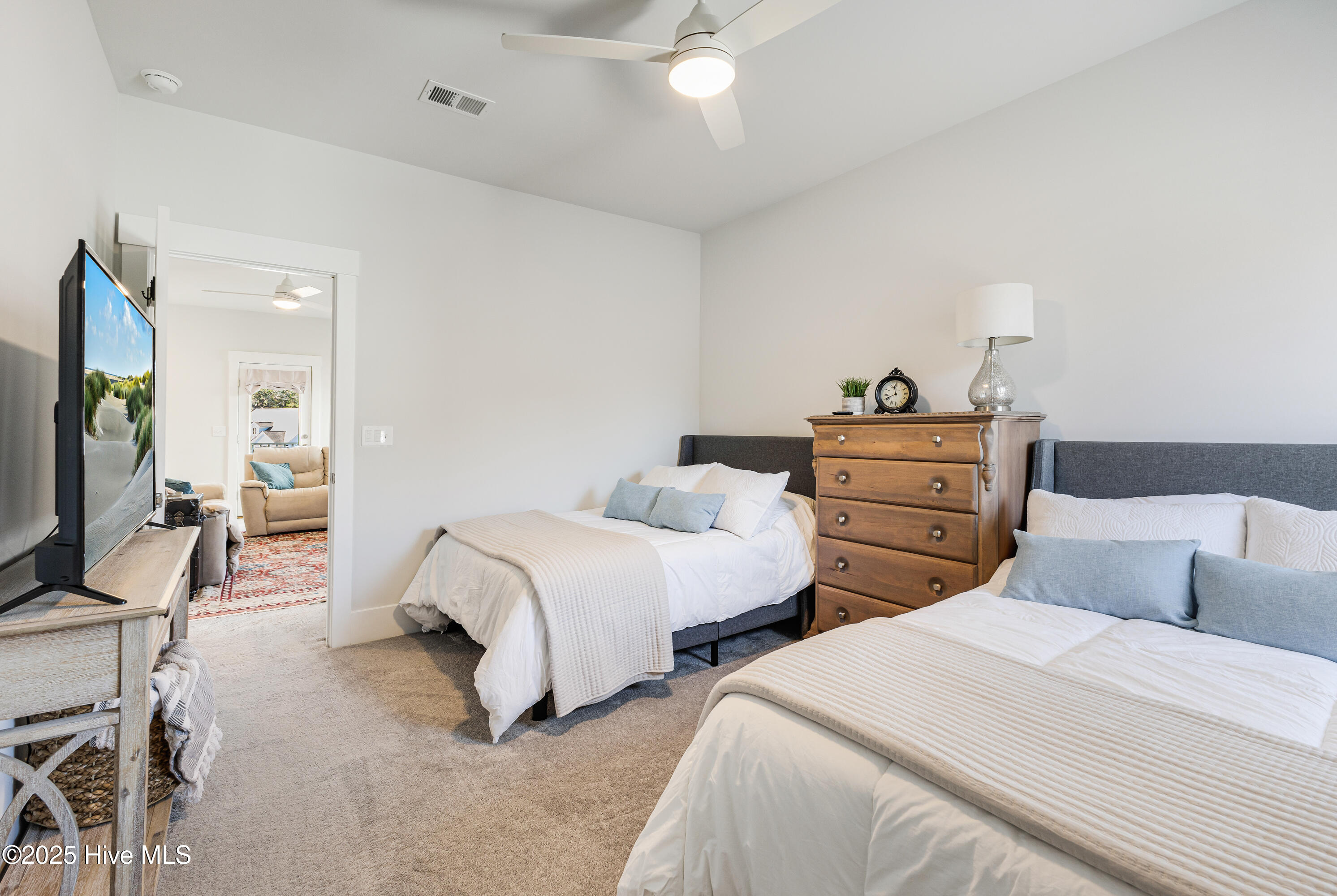 100489867 | Photo 29