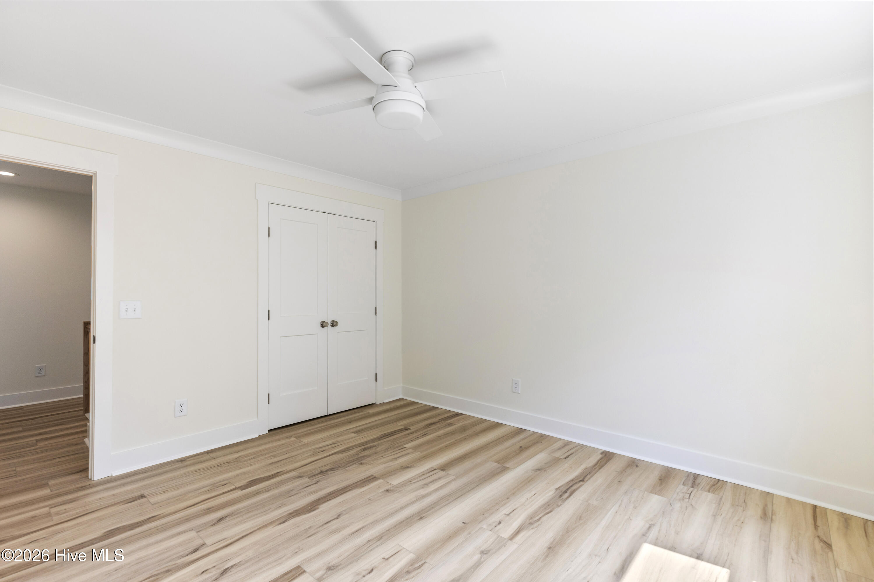 100553830 | Photo 43