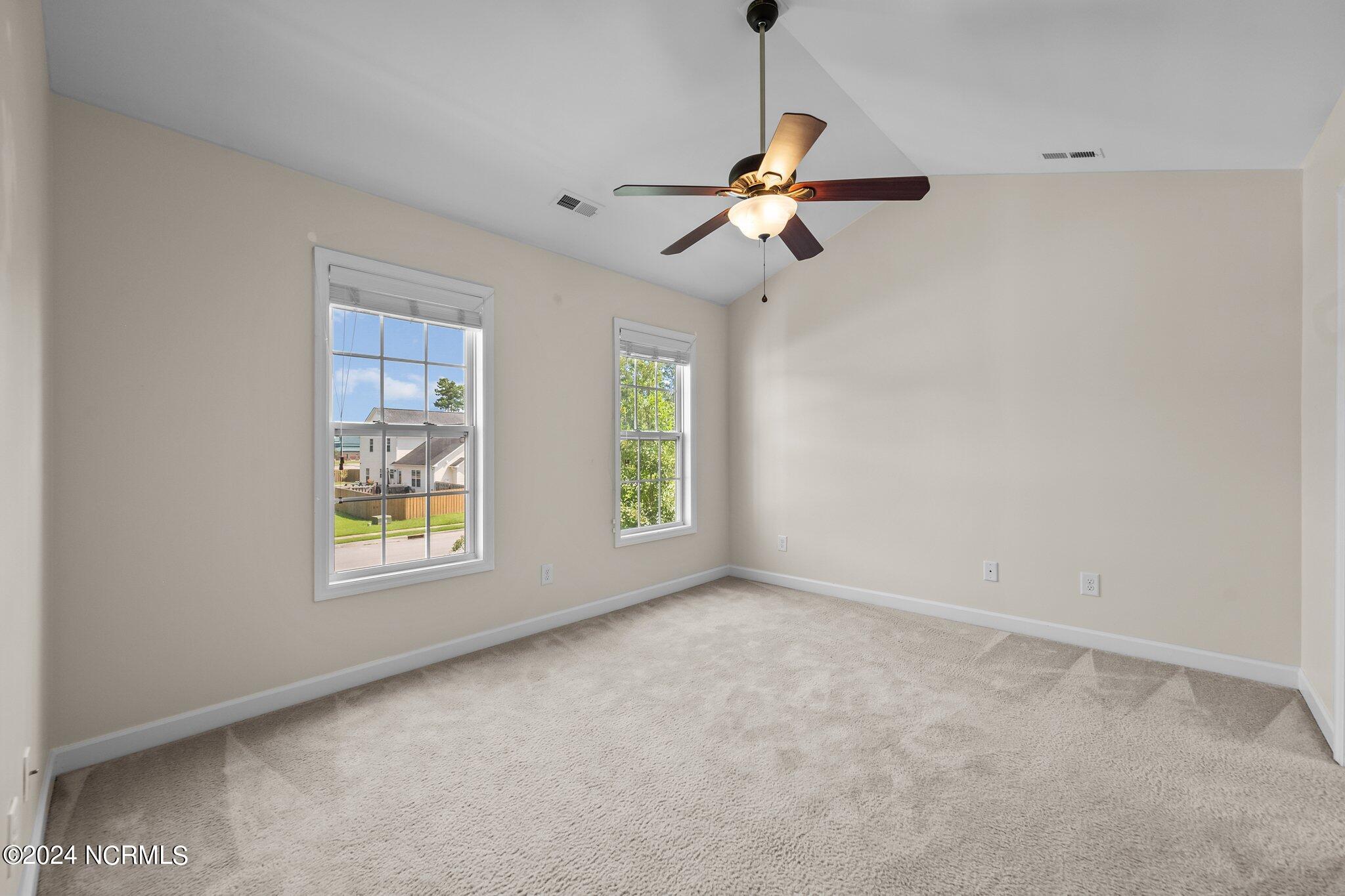 100549722 | Photo 21