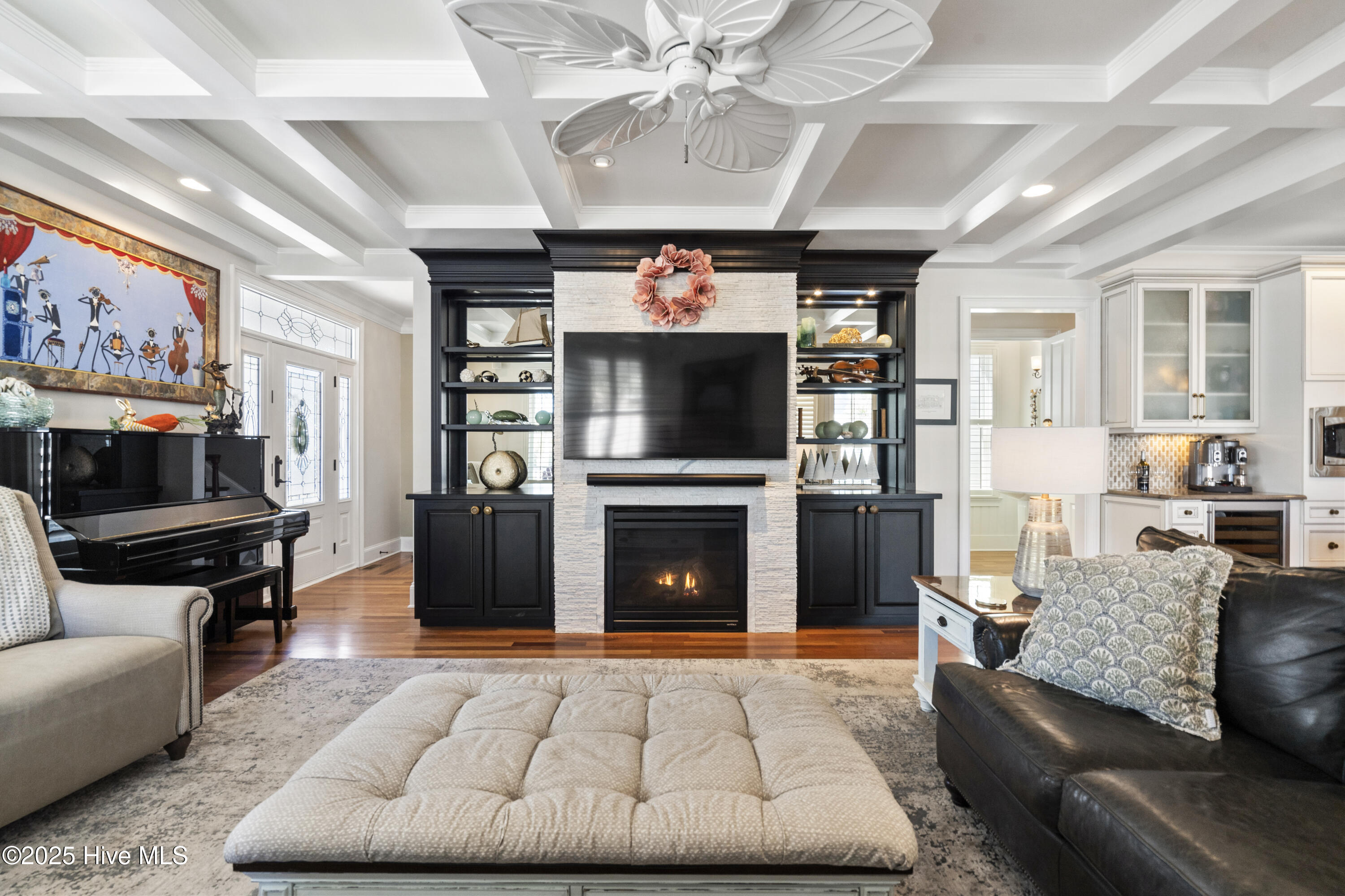 100498817 | Photo 27