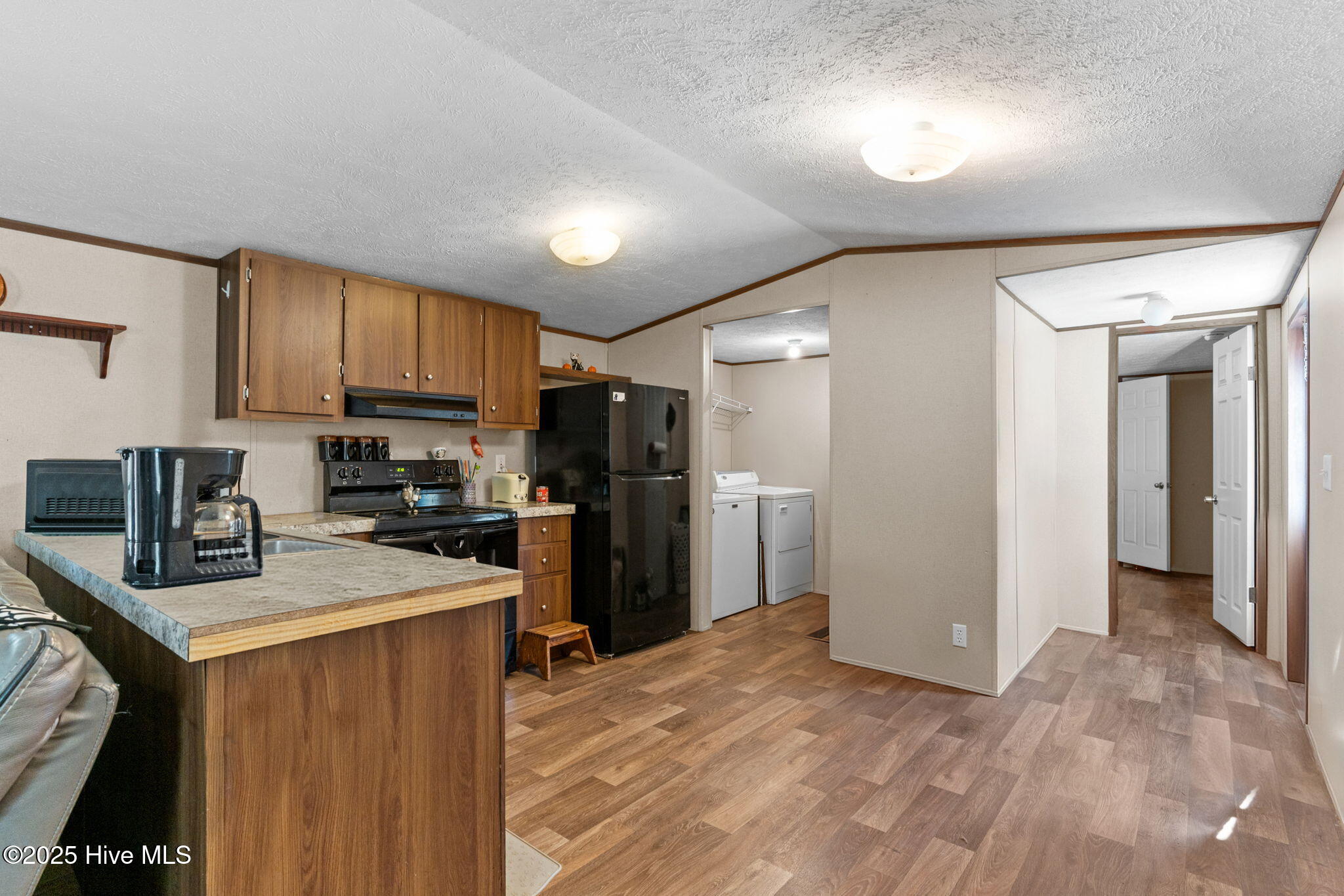 100537809 | Photo 29