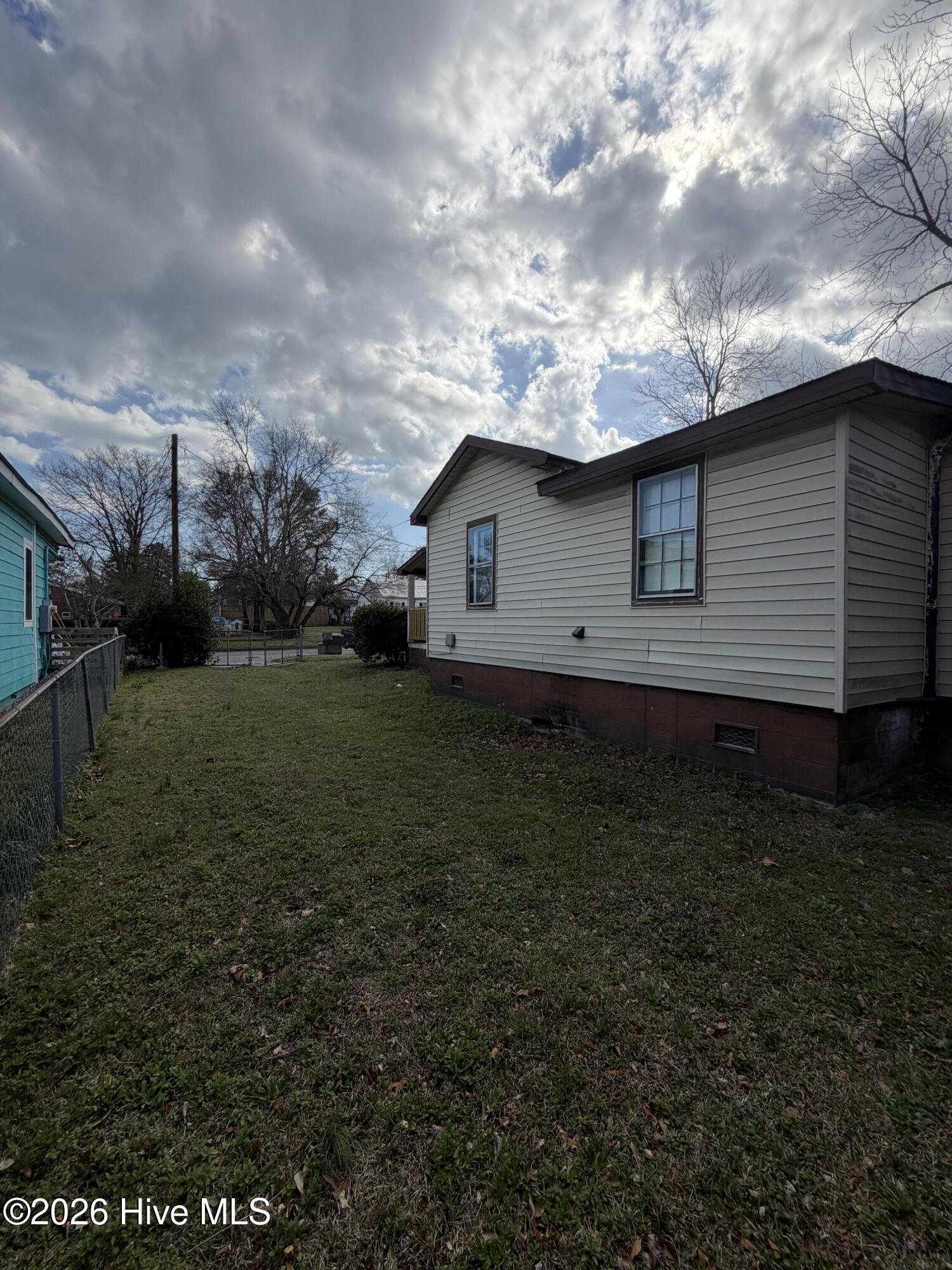 100558717 | Photo 16