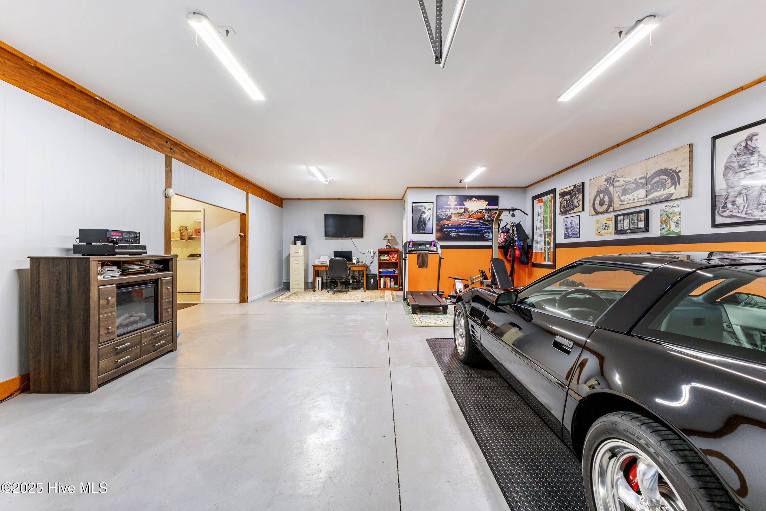 100556103 | Photo 29