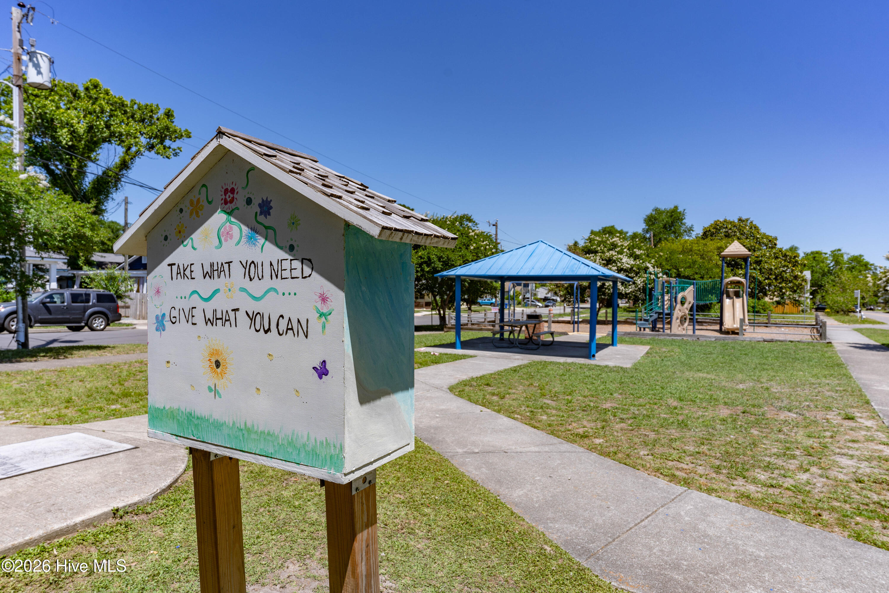 100566843 | Photo 32