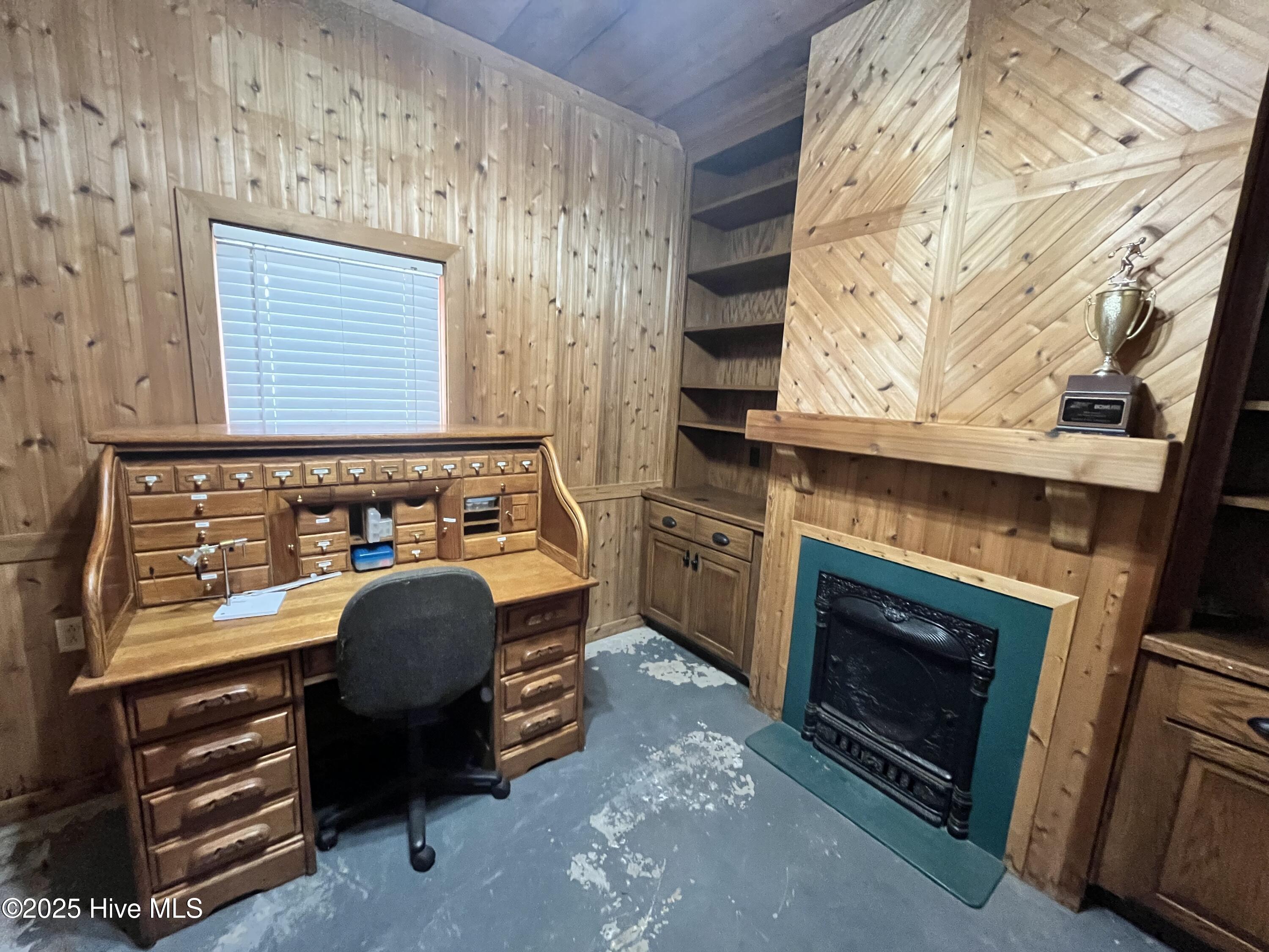 100540305 | Photo 18